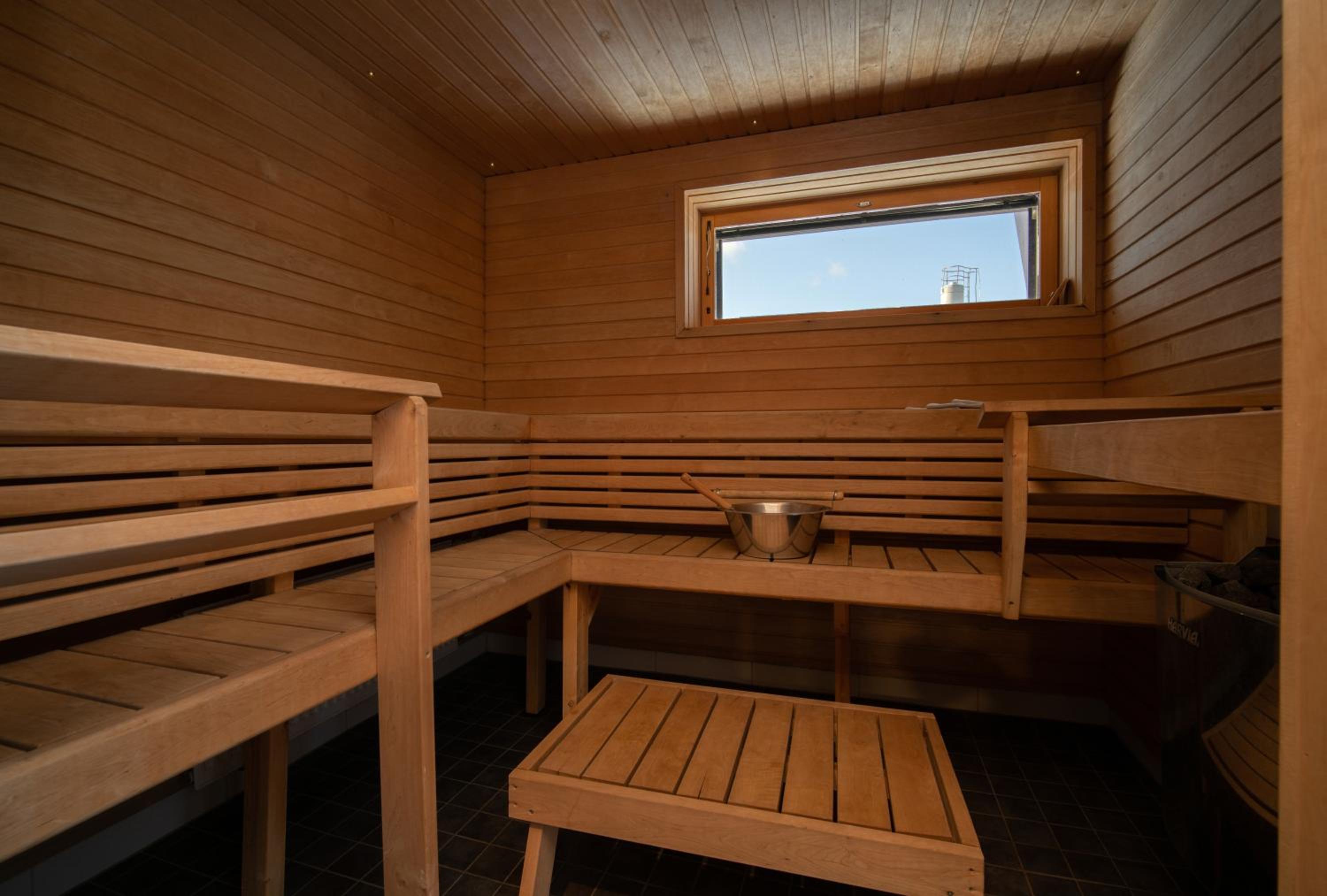 Three-Bedroom Apartment Jacuzzi  - Photo 12
