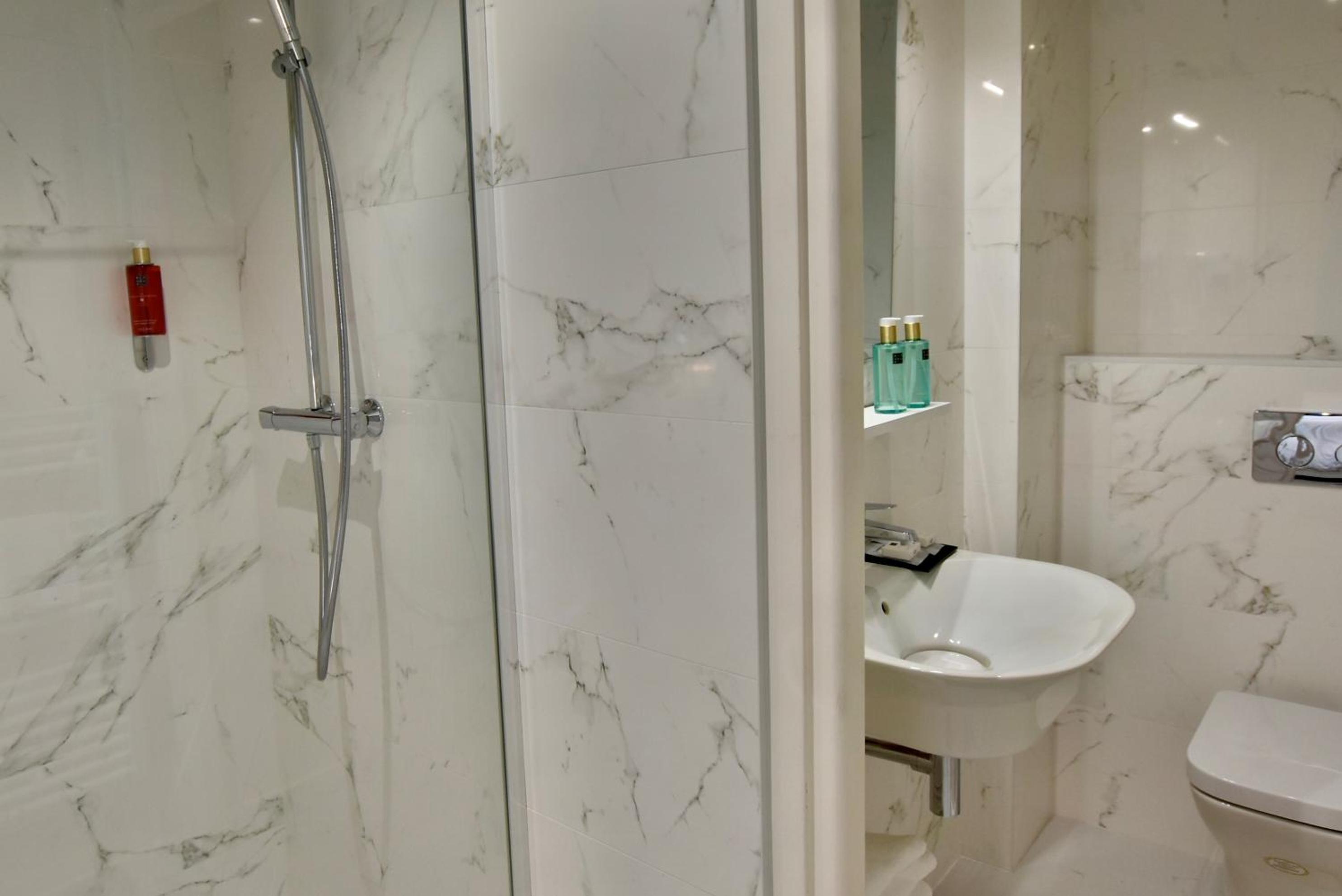 Superior Double Room - Photo 4