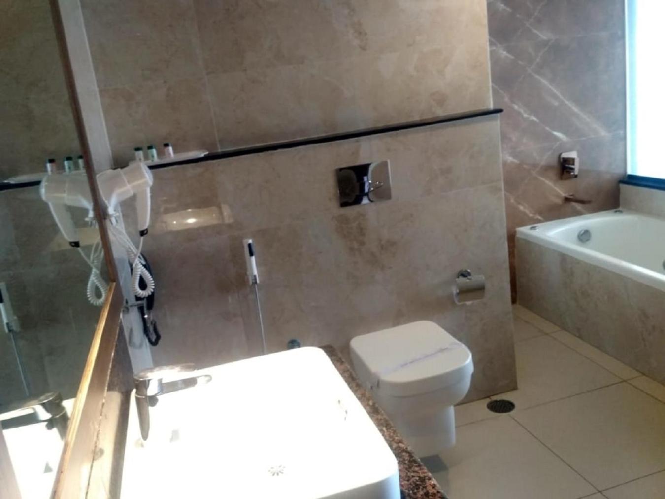 Suite - Photo 2