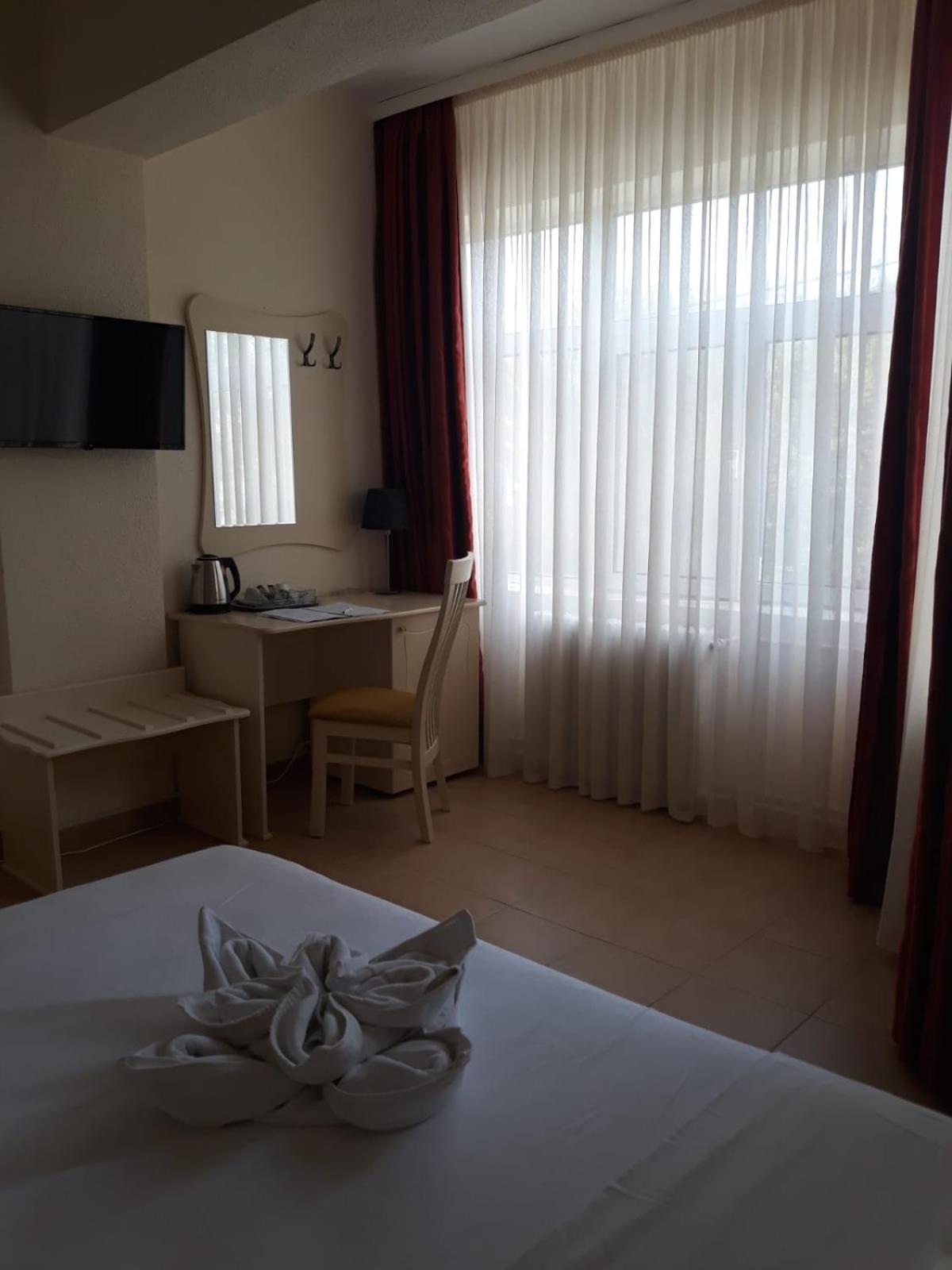 Classic Double Room - Photo 10