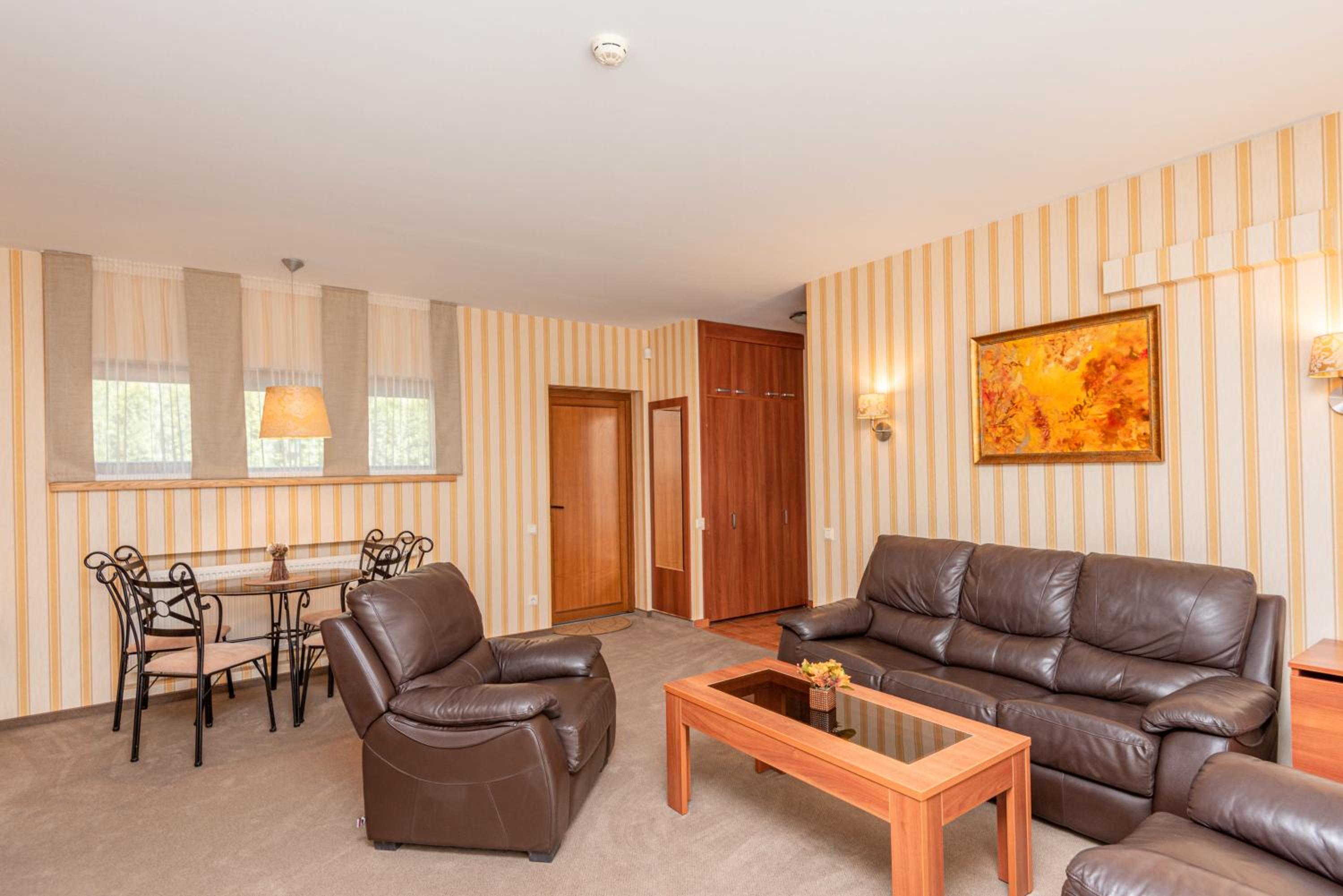 Suite photo 1