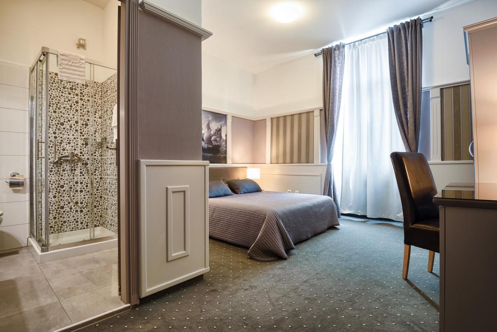 Double or Twin Room - Photo 3