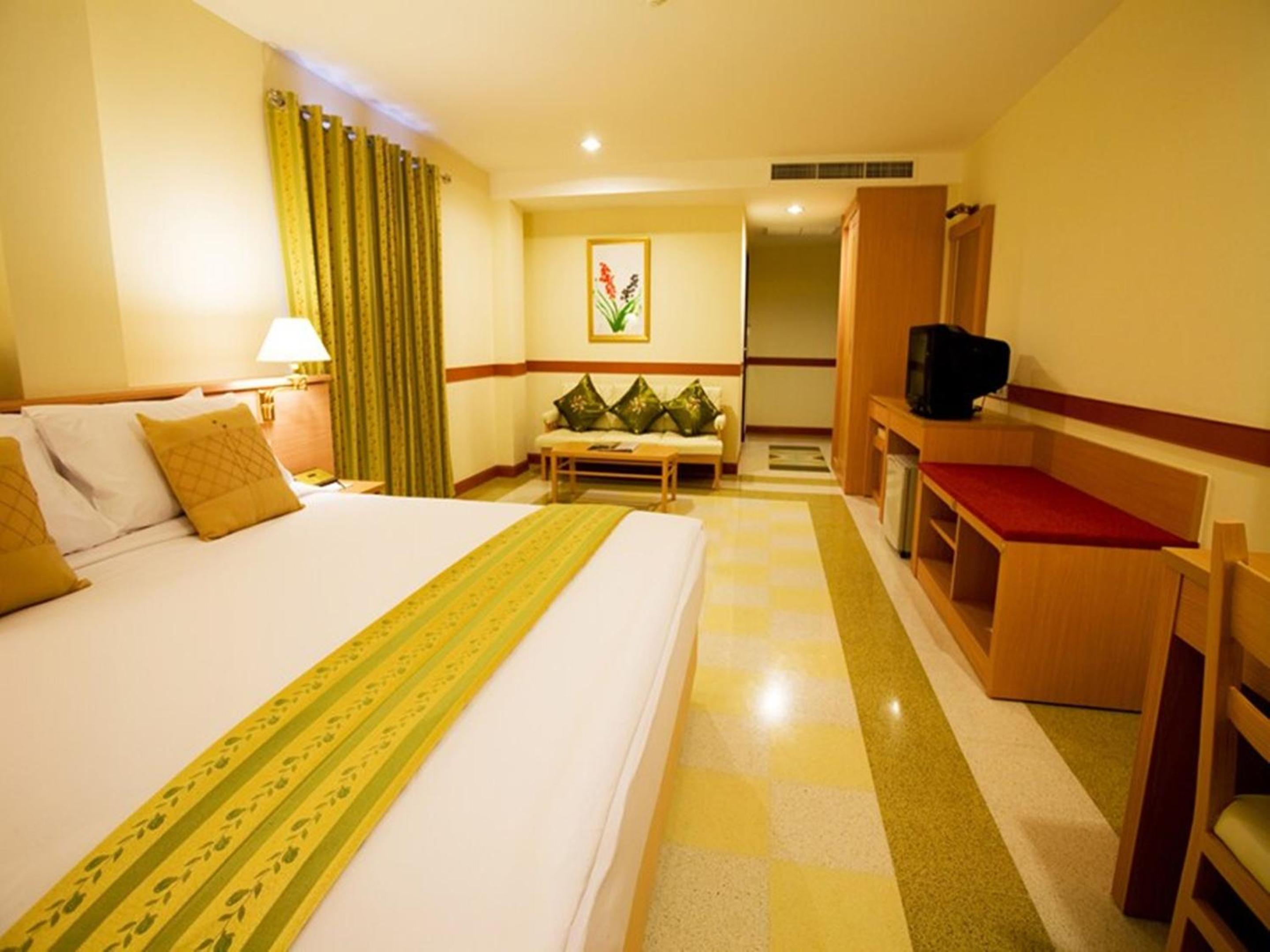 Deluxe Triple Room photo 2