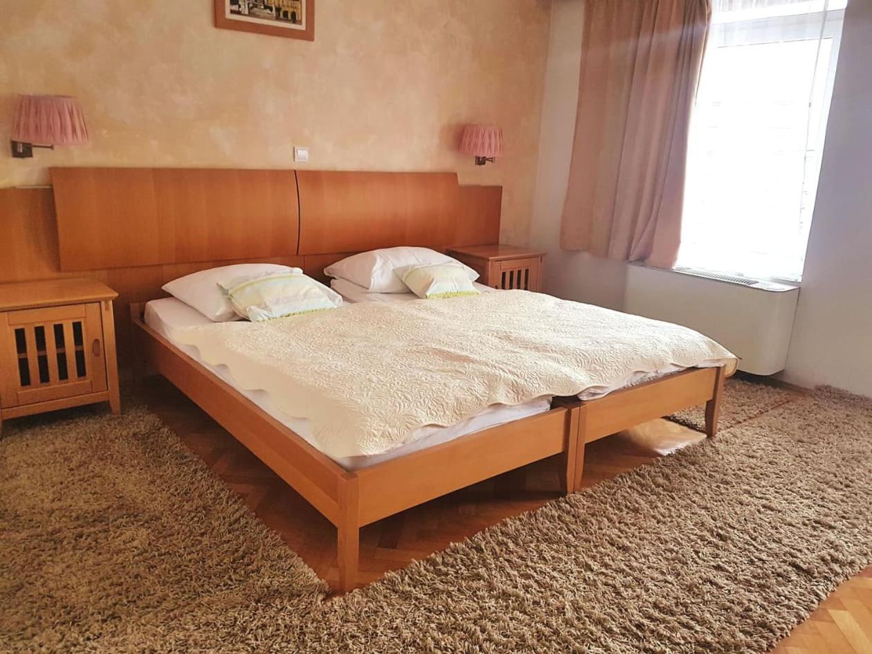 Twin Room with Balcony - Photo 1