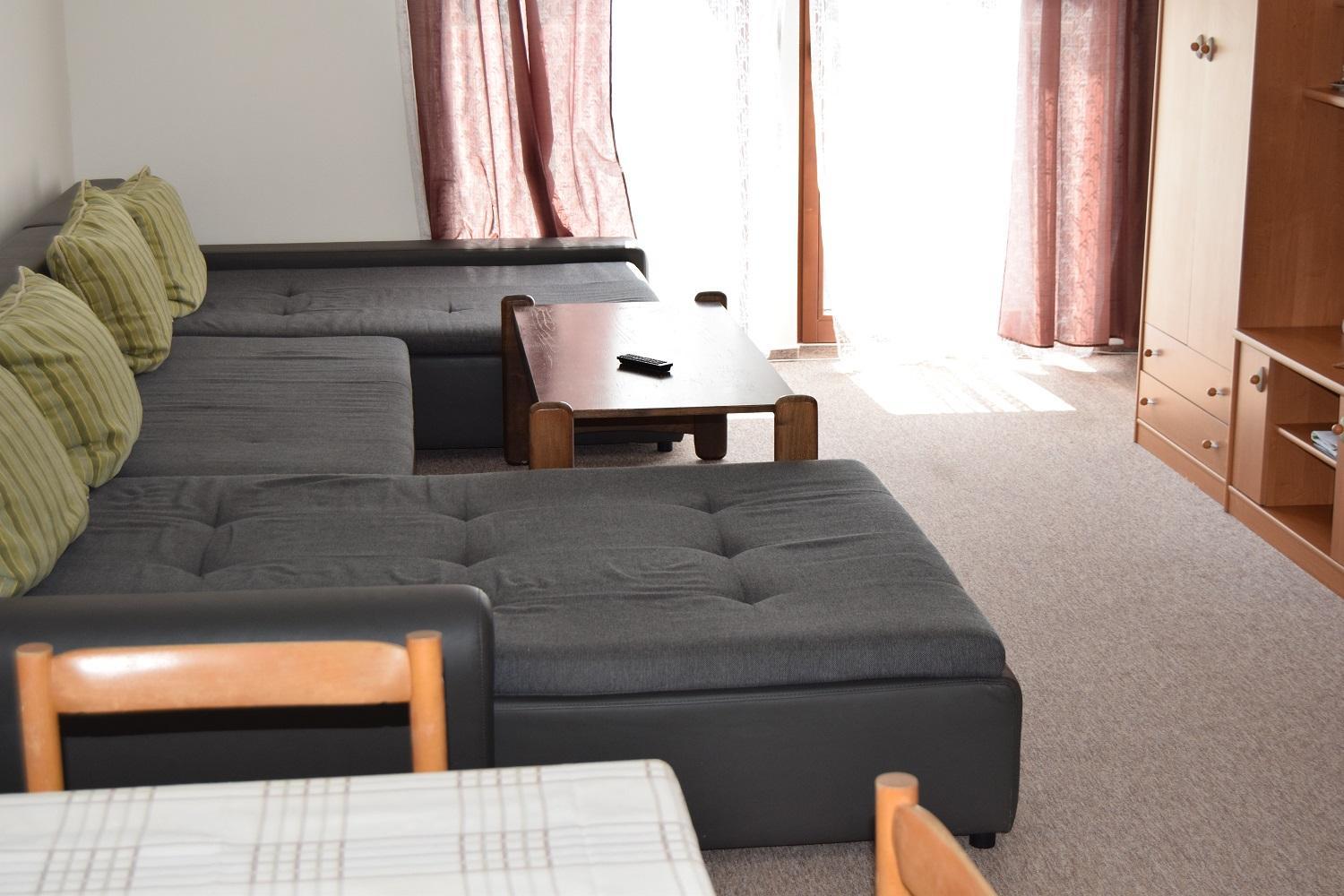 One-Bedroom Apartment with Balcony photo 3