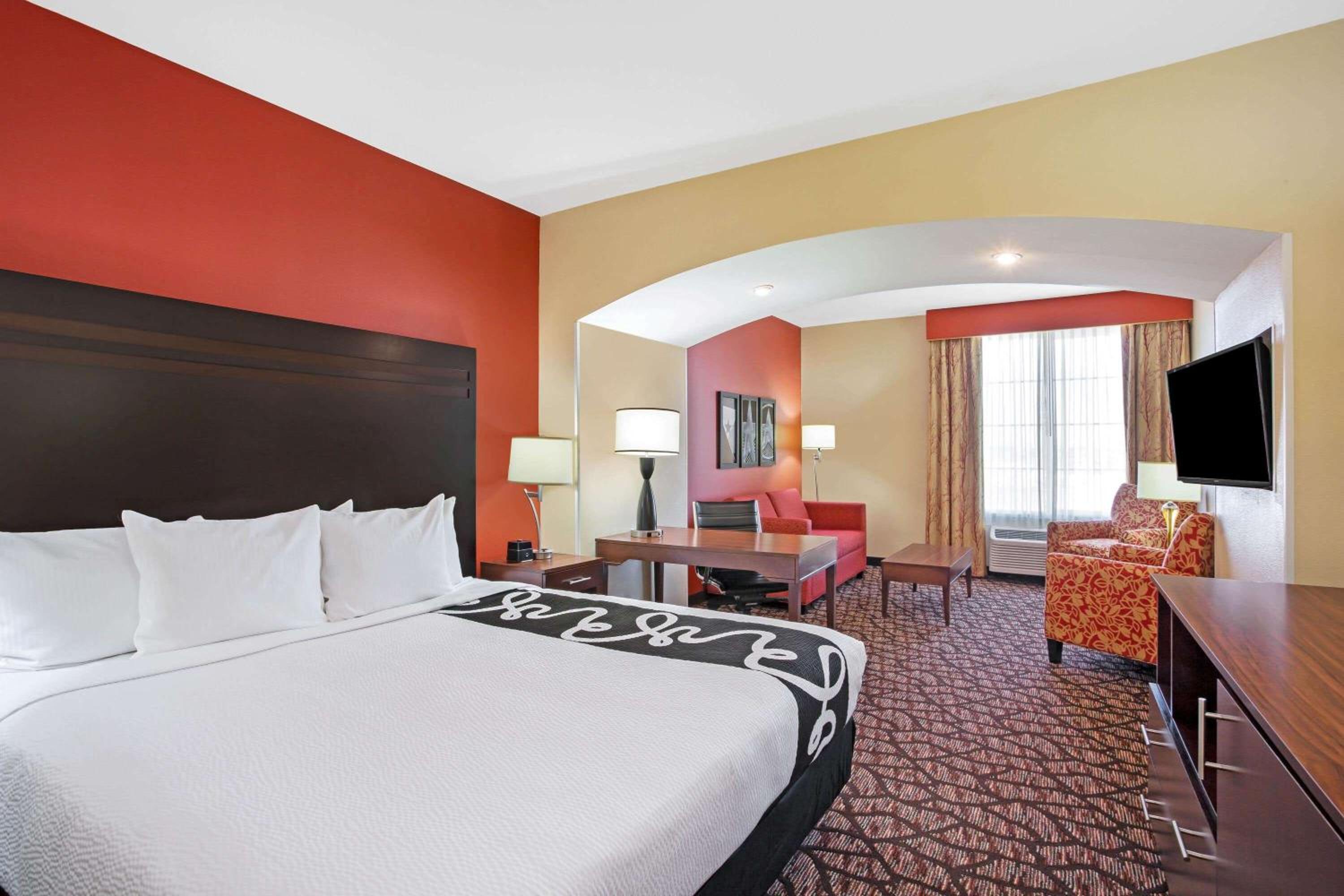 Deluxe King Room - Non-Smoking photo 1
