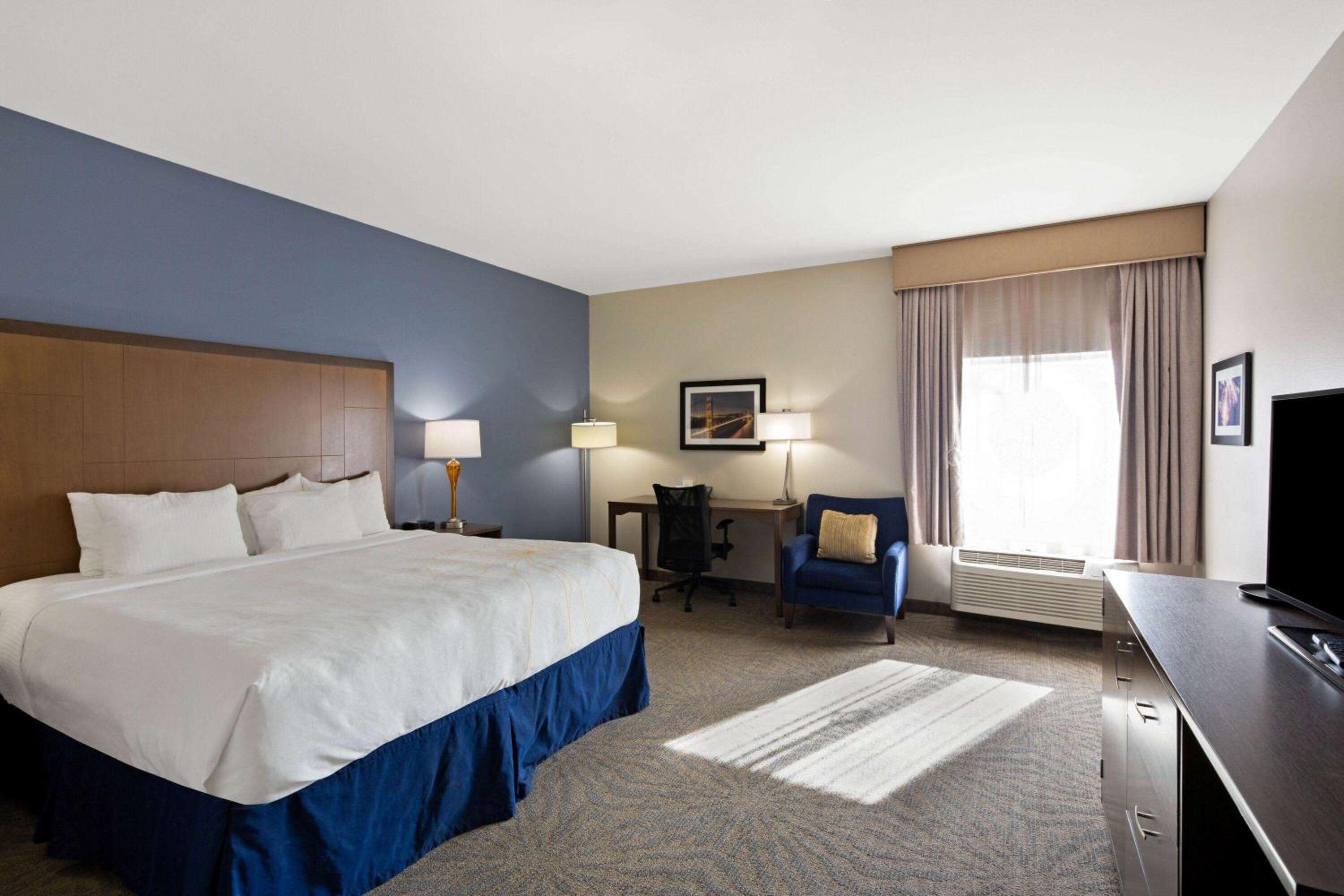 Executive King Room - Mobility Access/Non-Smoking photo 3