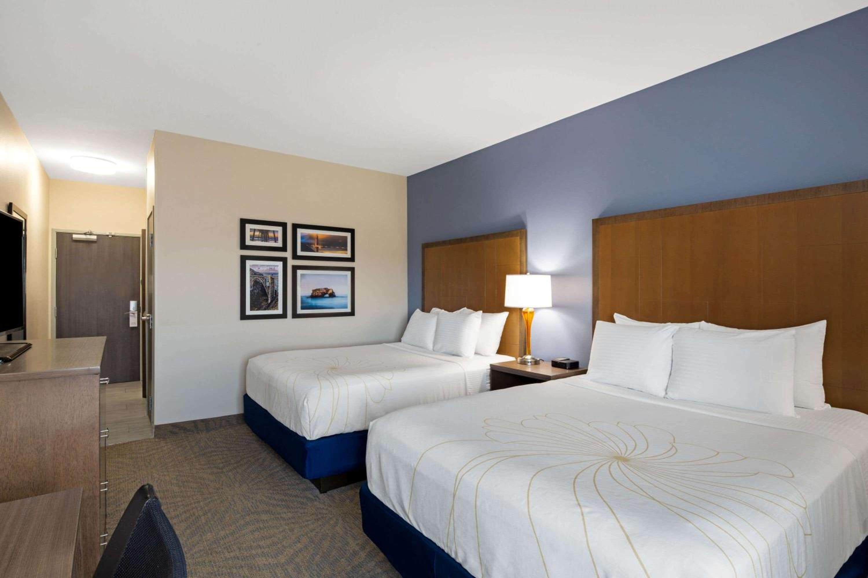 Queen Room with Two Queen Beds and Mobility/Hearing Access - Non-Smoking photo 1