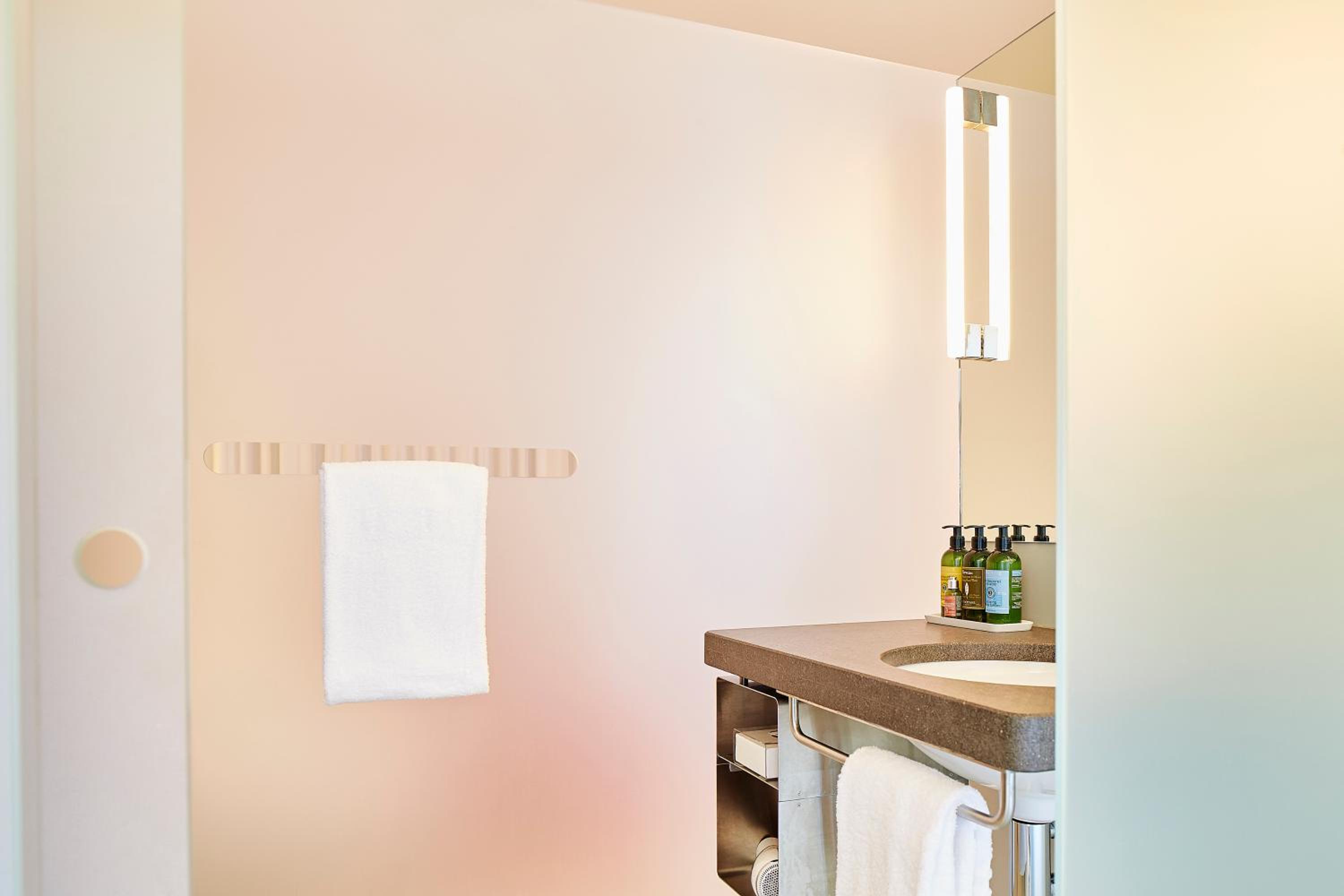 Small Design Room - Photo 2