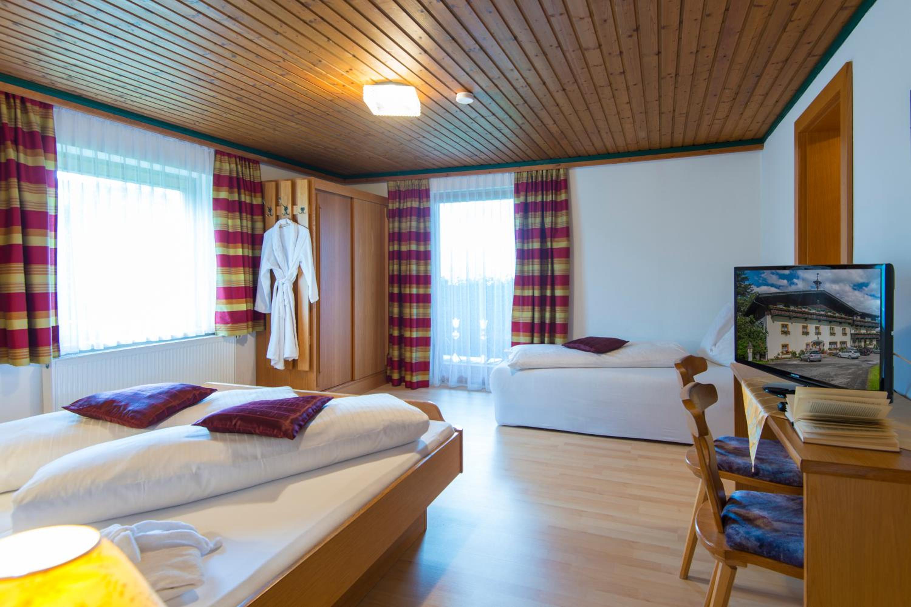 Basic Triple Room