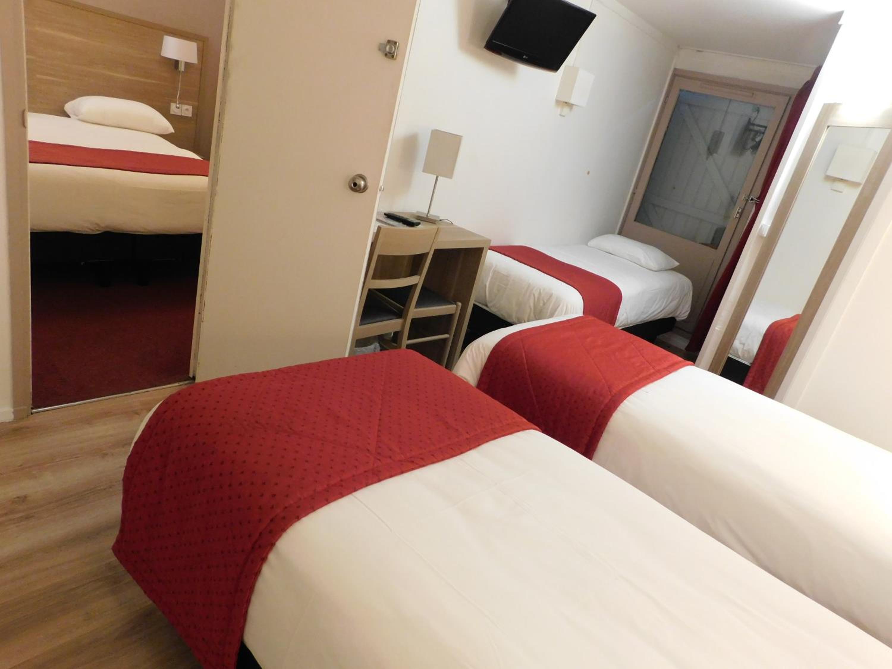 Classic Triple Room - Photo 9