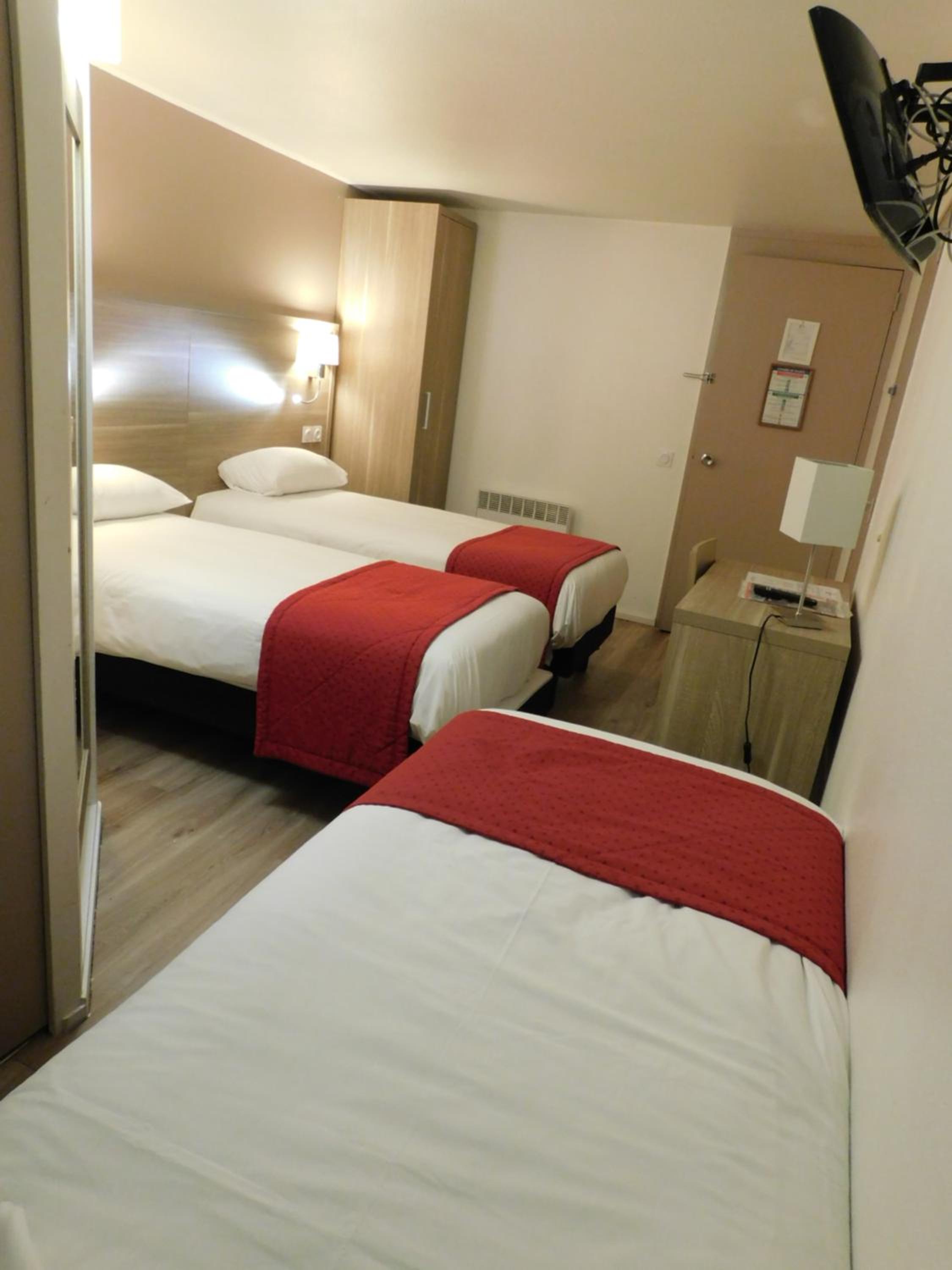 Classic Triple Room - Photo 7