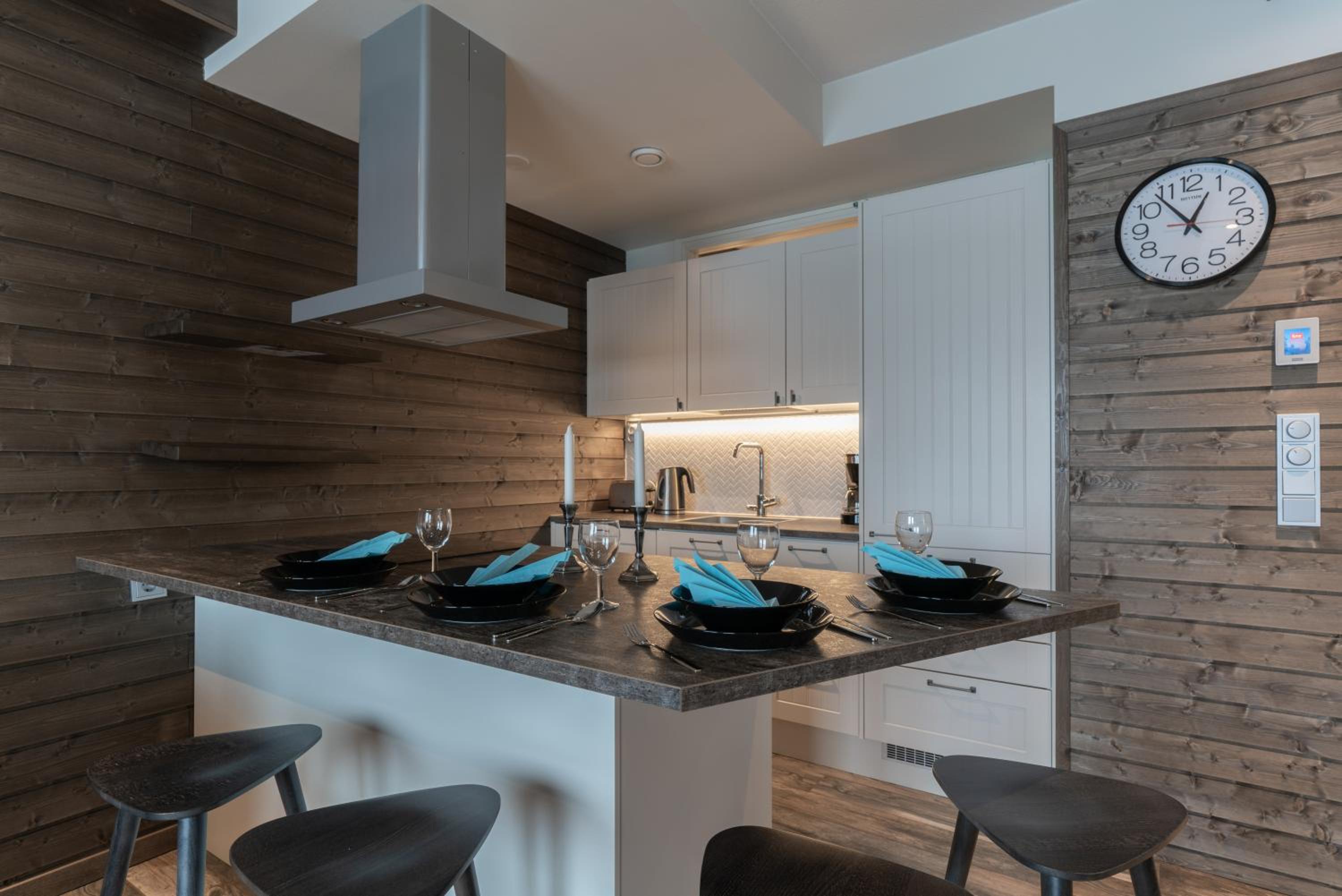 Two-Bedroom Apartment - Photo 2