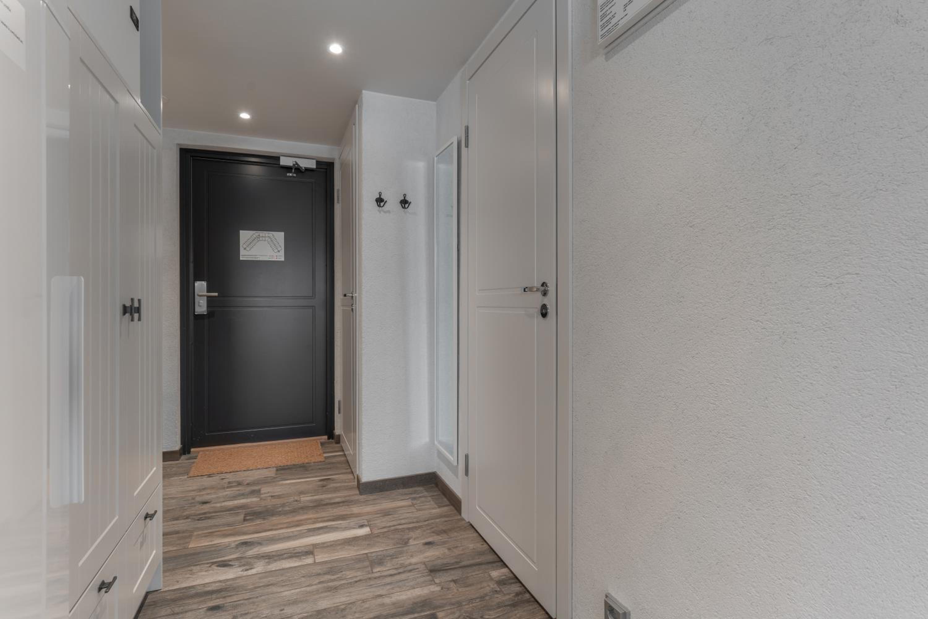 Two-Bedroom Apartment - Photo 3