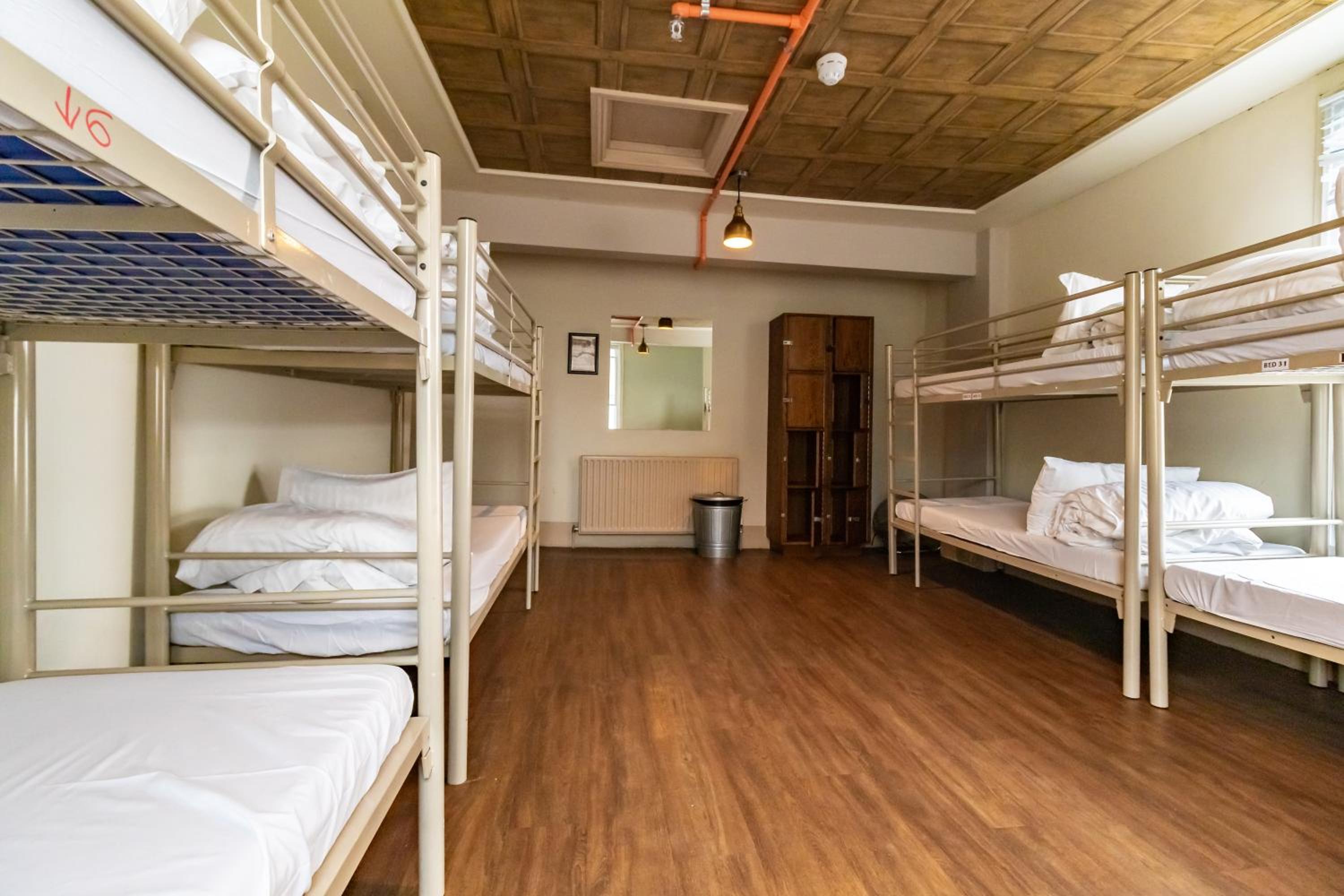8-Bed Mixed Dormitory Room photo 2