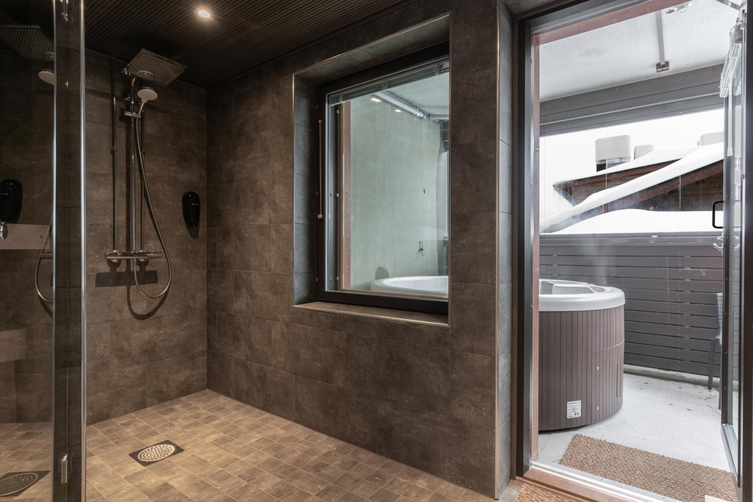 Deluxe Apartment jacuzzi - Photo 10
