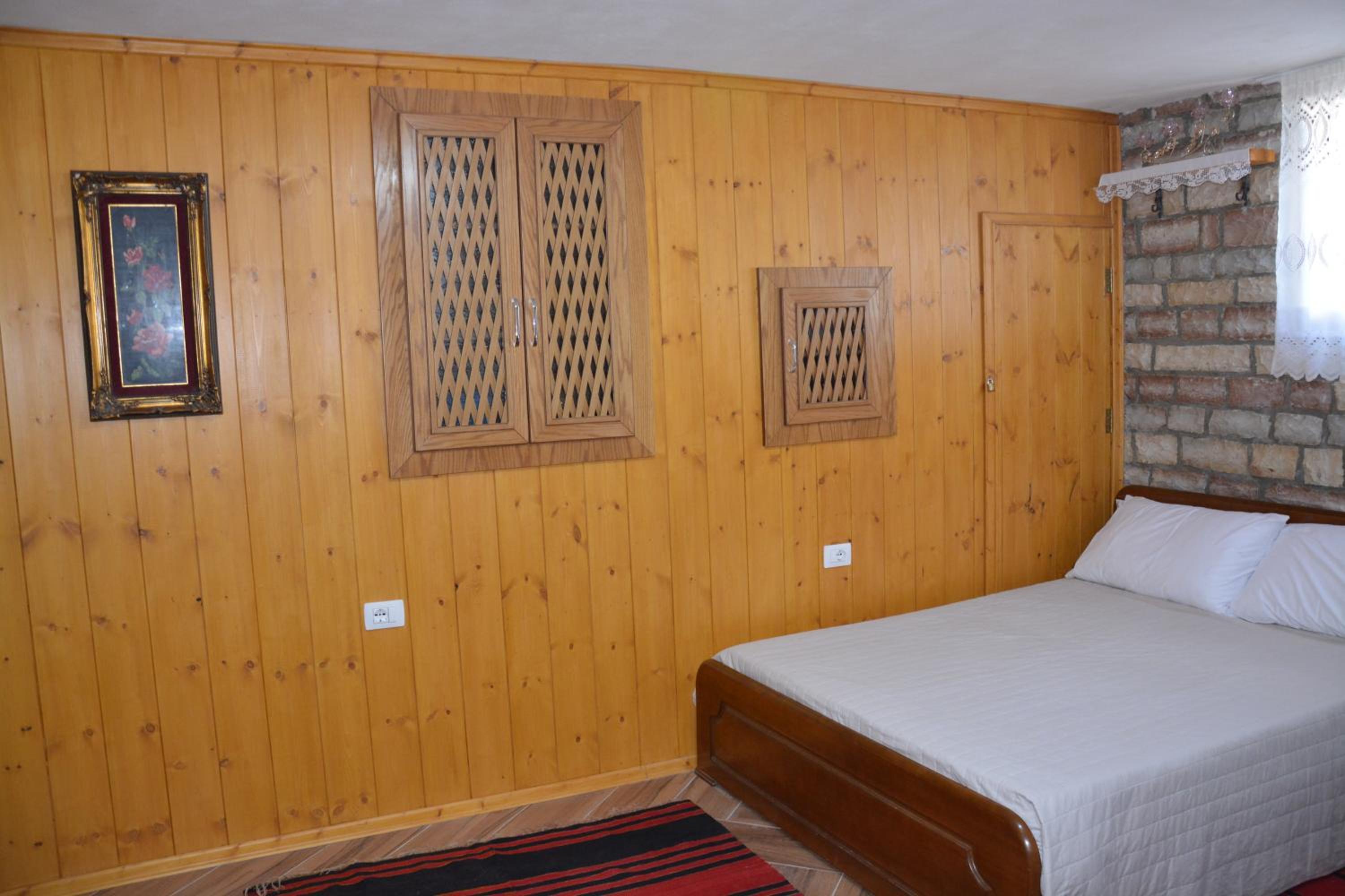 Comfort Triple Room with Shower photo 3