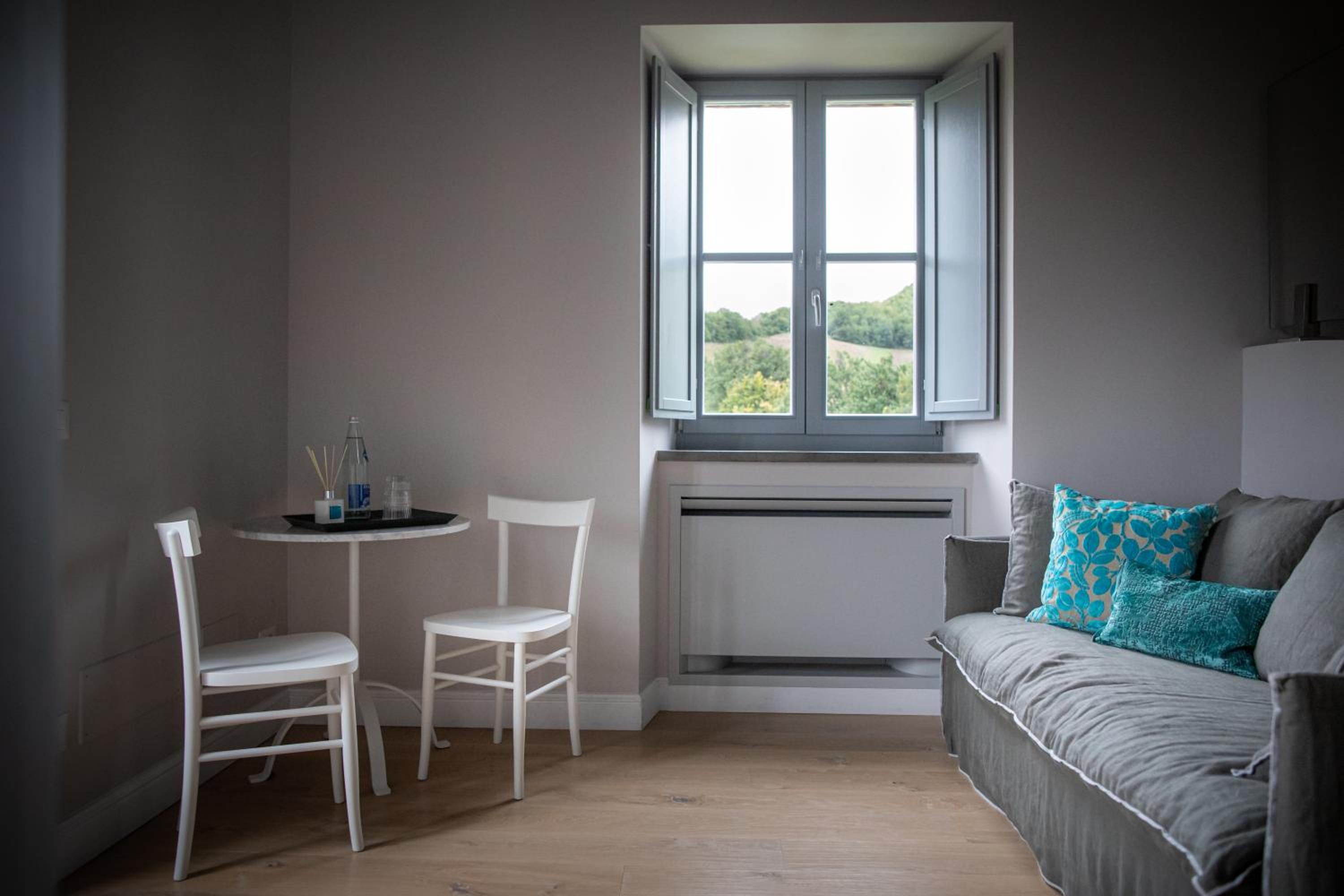 Superior Suite - Photo 6