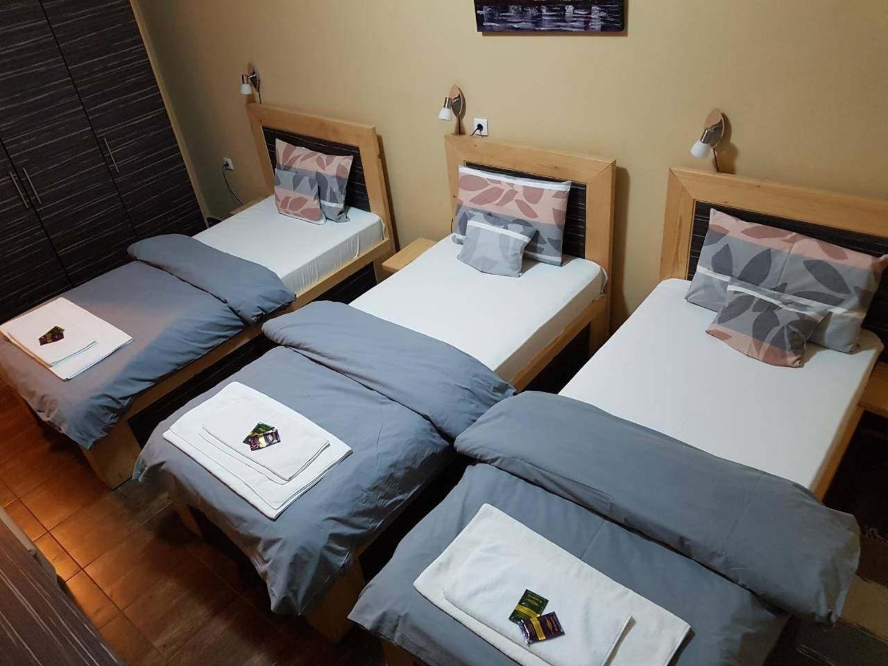 Comfort Triple Room with Shower photo 2