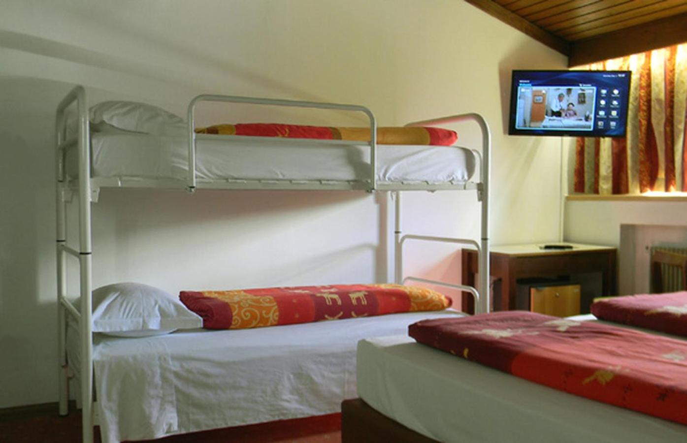 Standard Triple Room photo 3