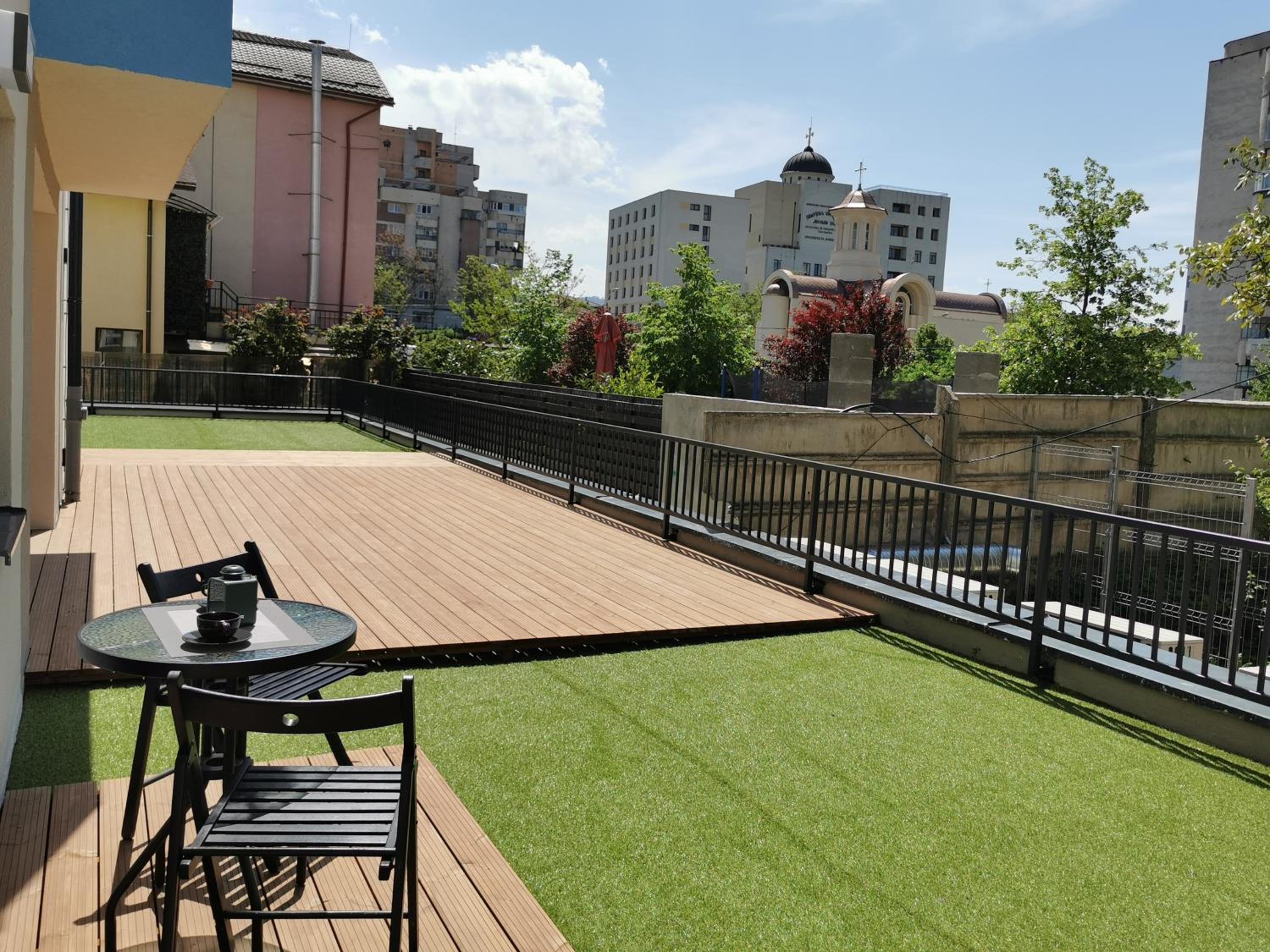 Apartment with Terrace - Photo 15