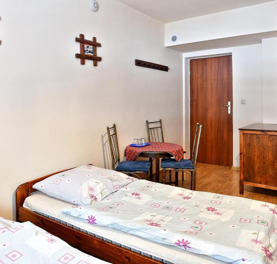 Quadruple Room with Bathroom - Photo 1