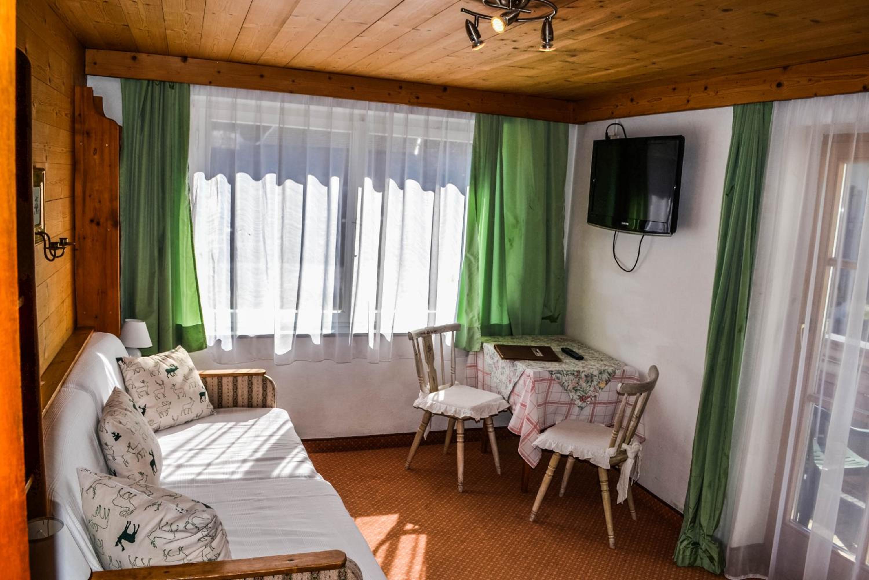 Junior Suite with Balcony photo 1