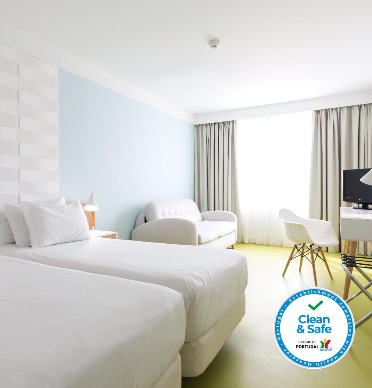 Double Room with Sofa Bed - Photo 5