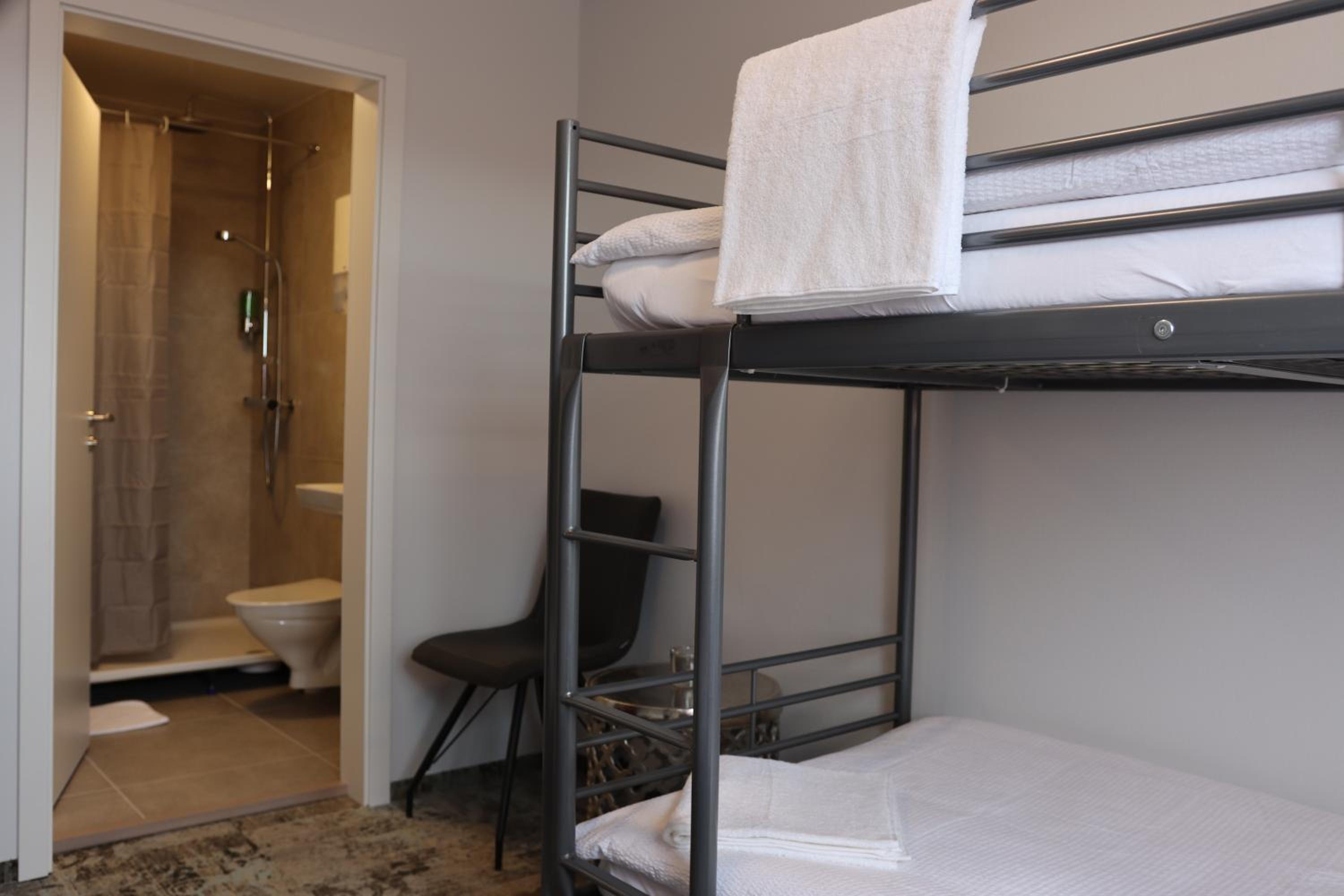 Quadruple Room with Private Bathroom photo 3