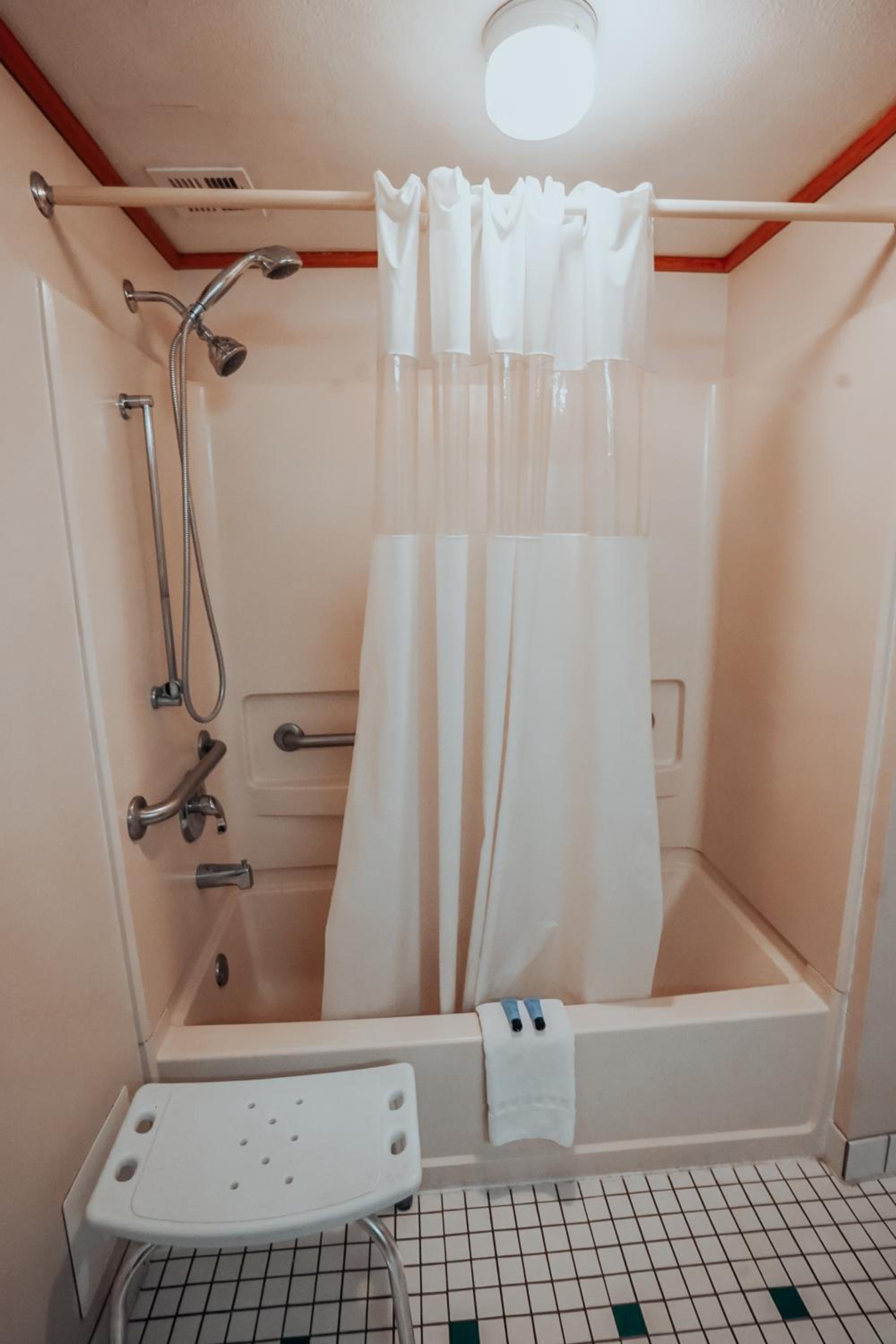 Double Room - Disability Access photo 2