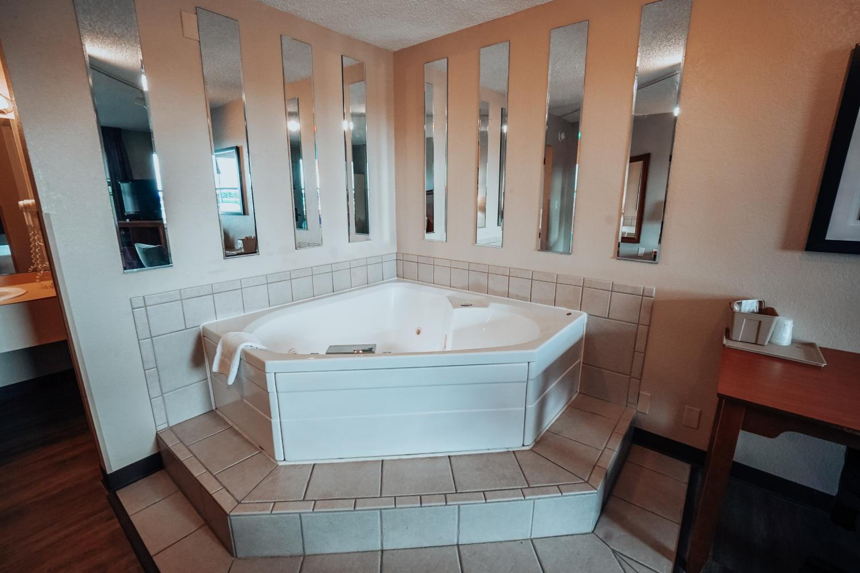King Room With Spa Bath photo 3