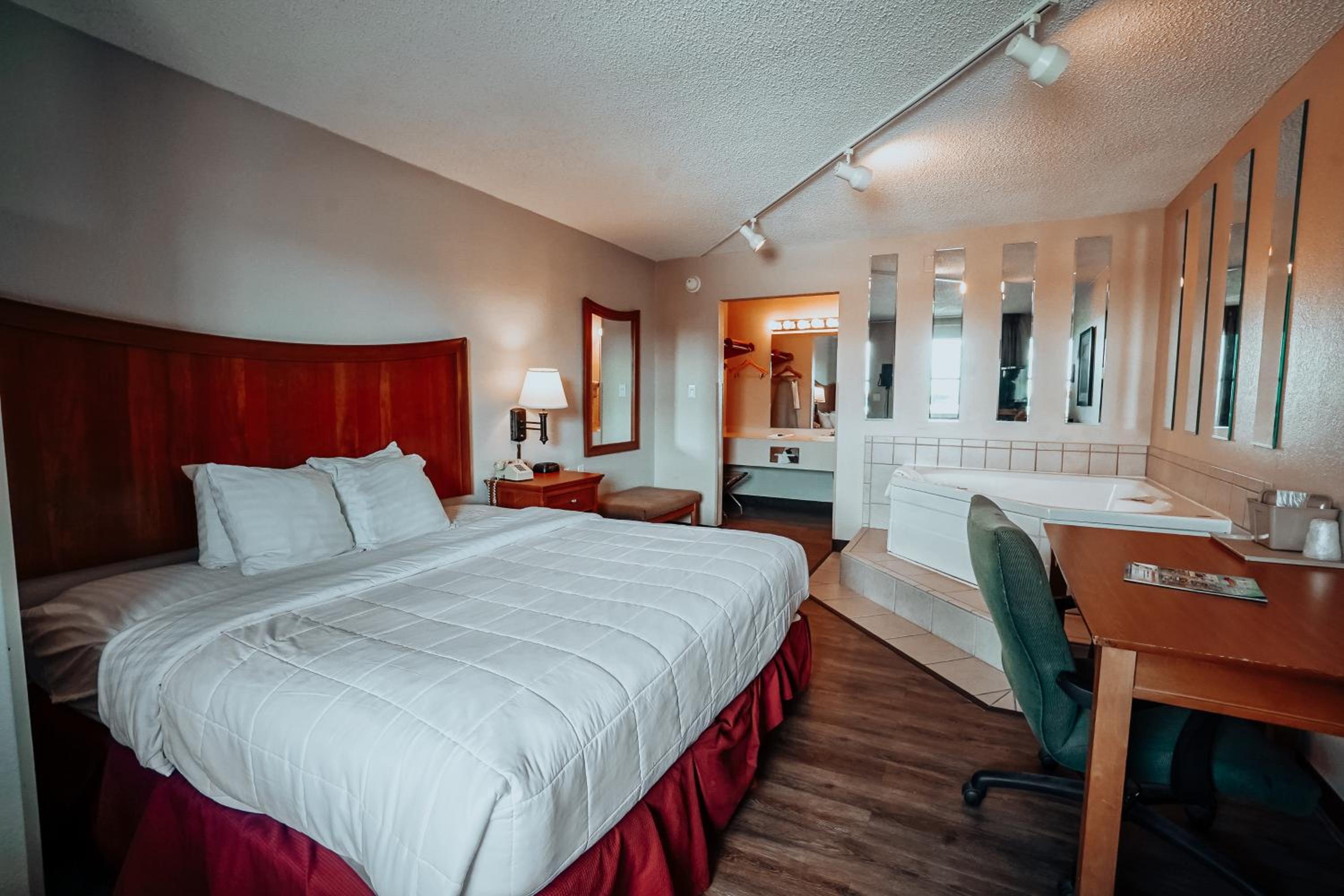 King Room With Spa Bath photo 2
