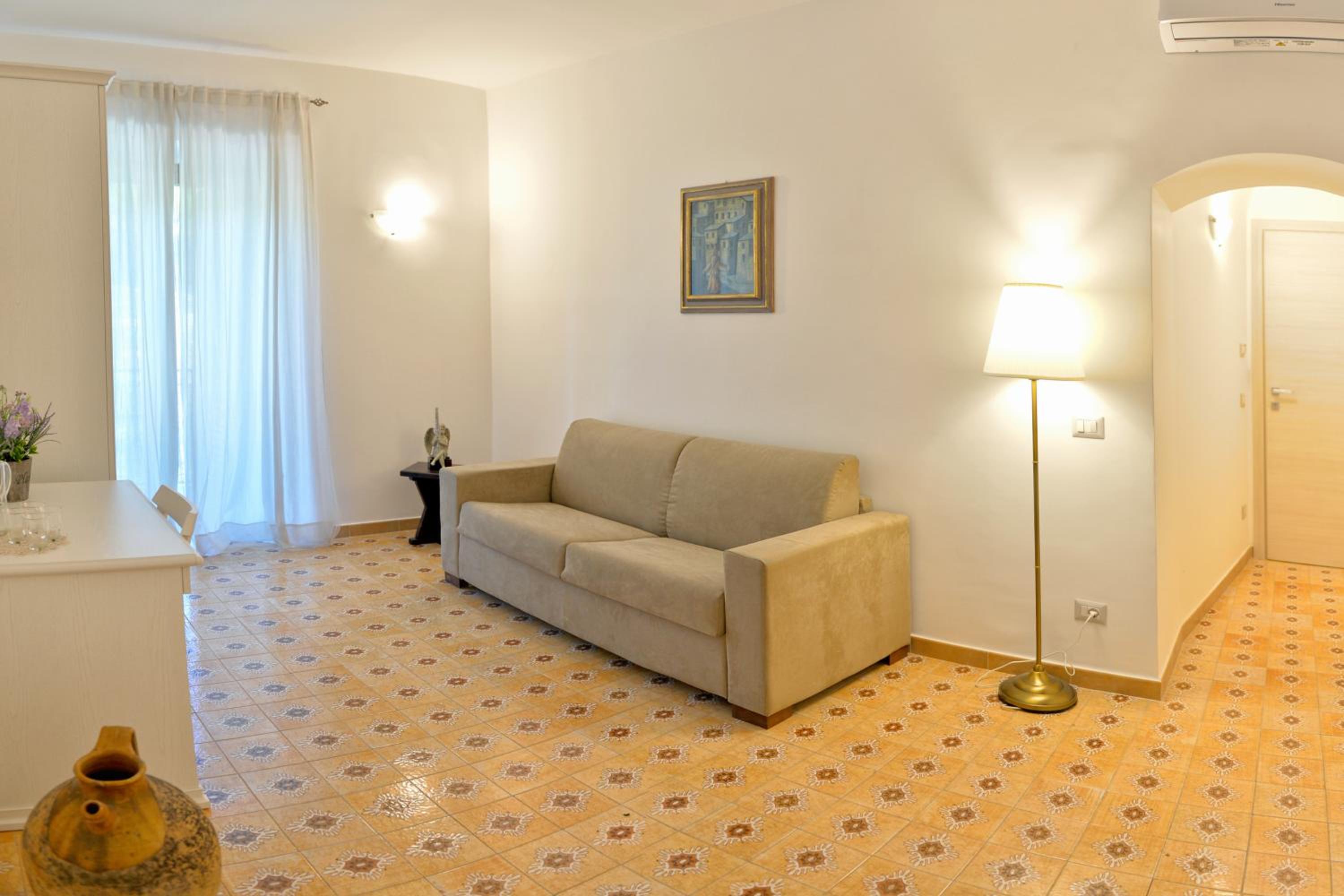 Quadruple Room - Photo 1
