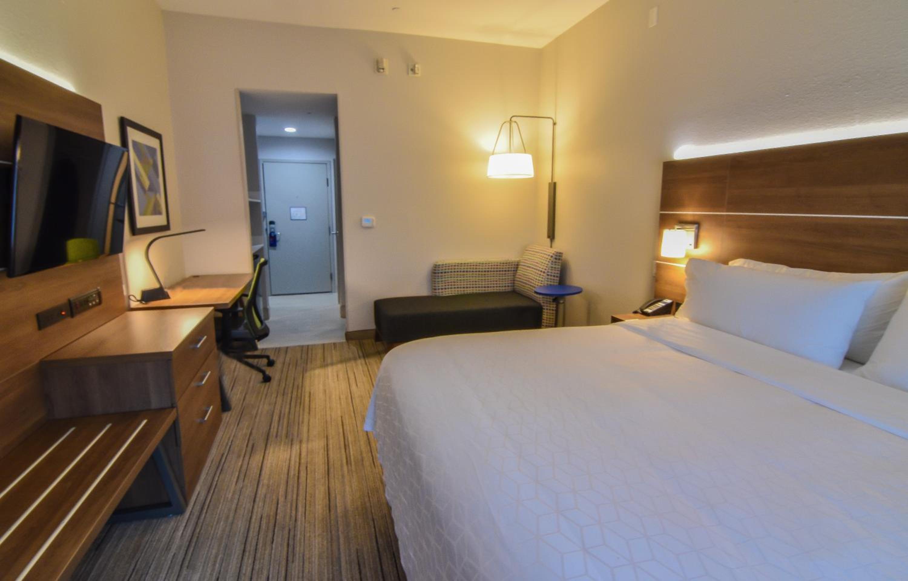 Standard King Room - Photo 1