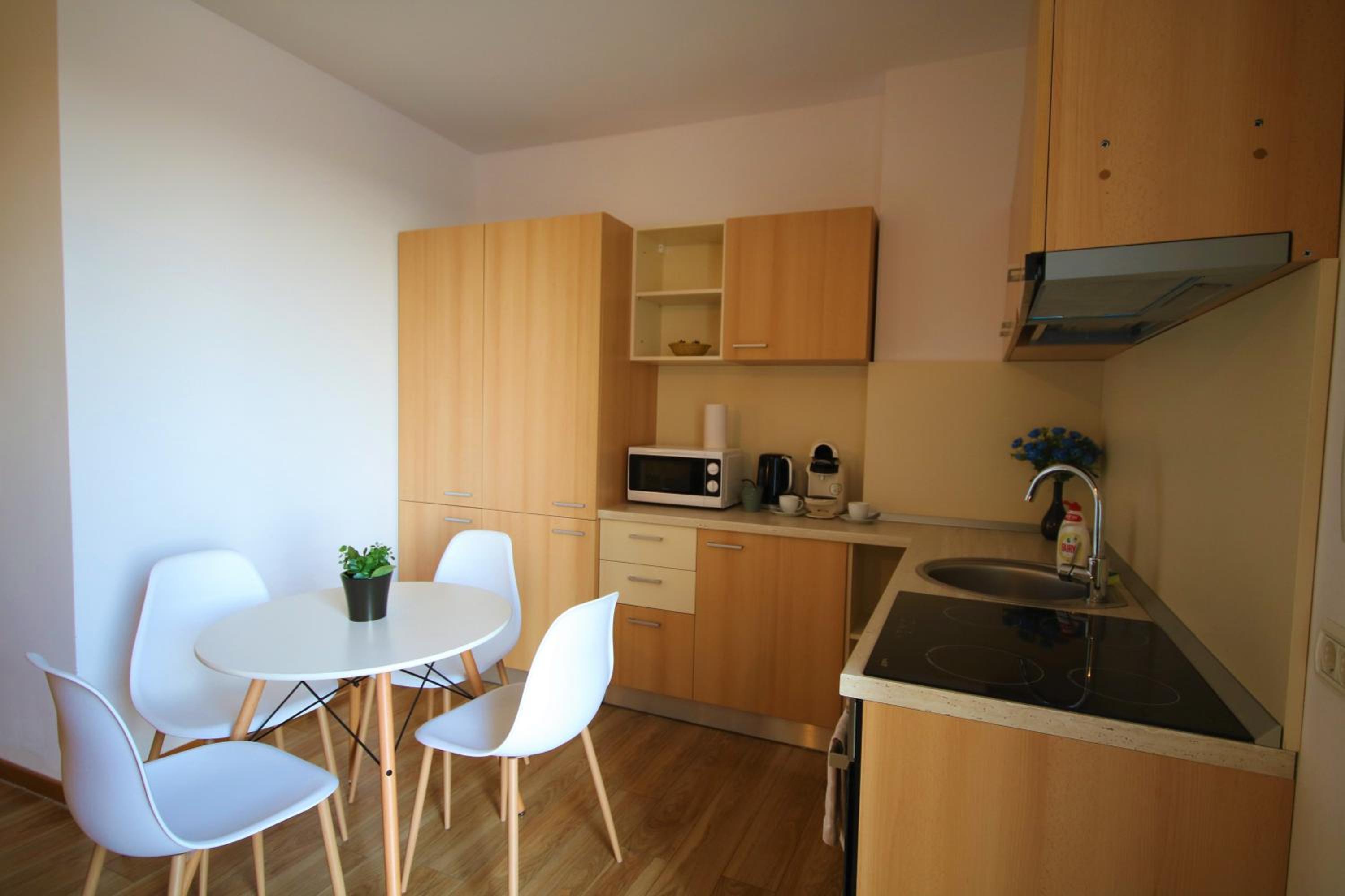 One-Bedroom Apartment - Photo 4