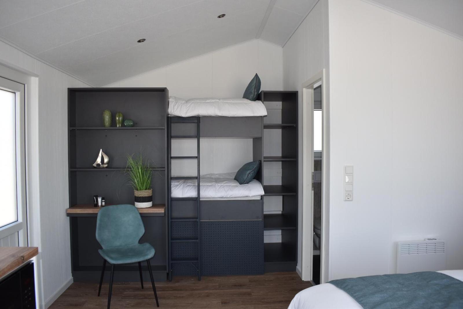 Family Room with Sea View - Photo 4