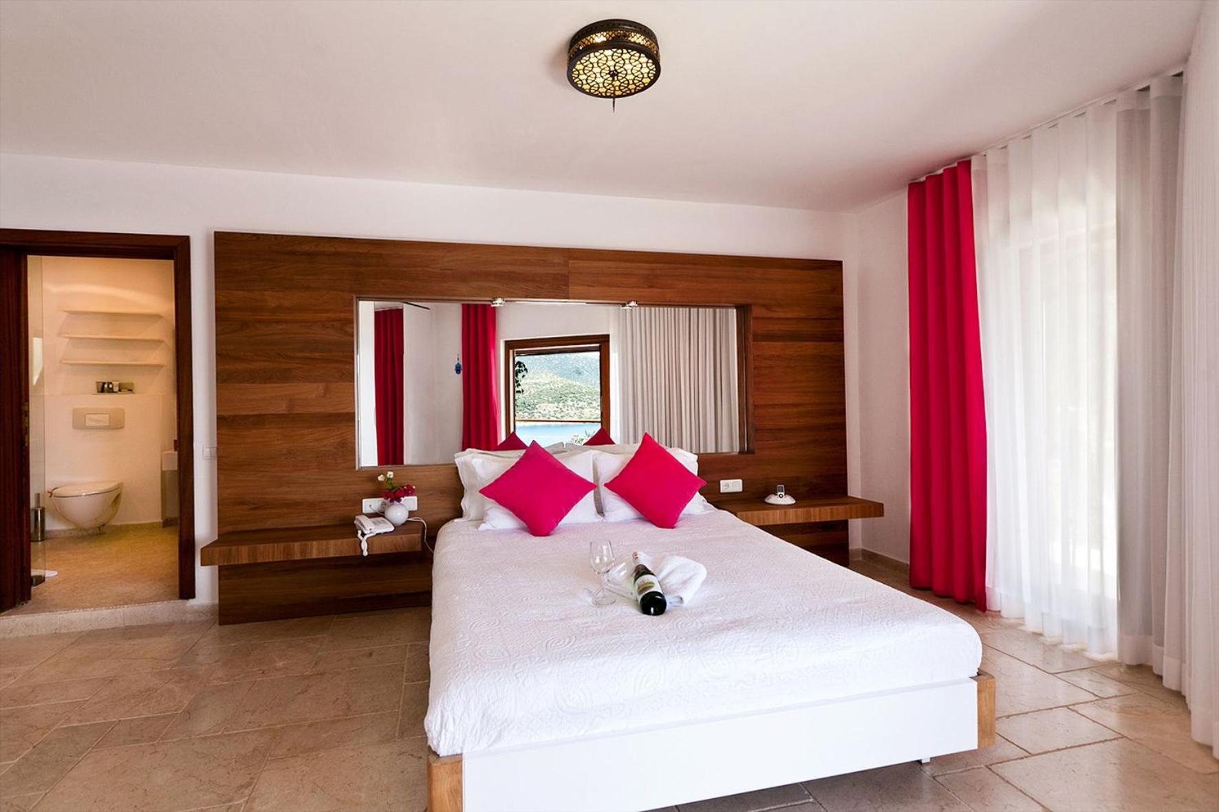 Double Room with Balcony and Sea View photo 2