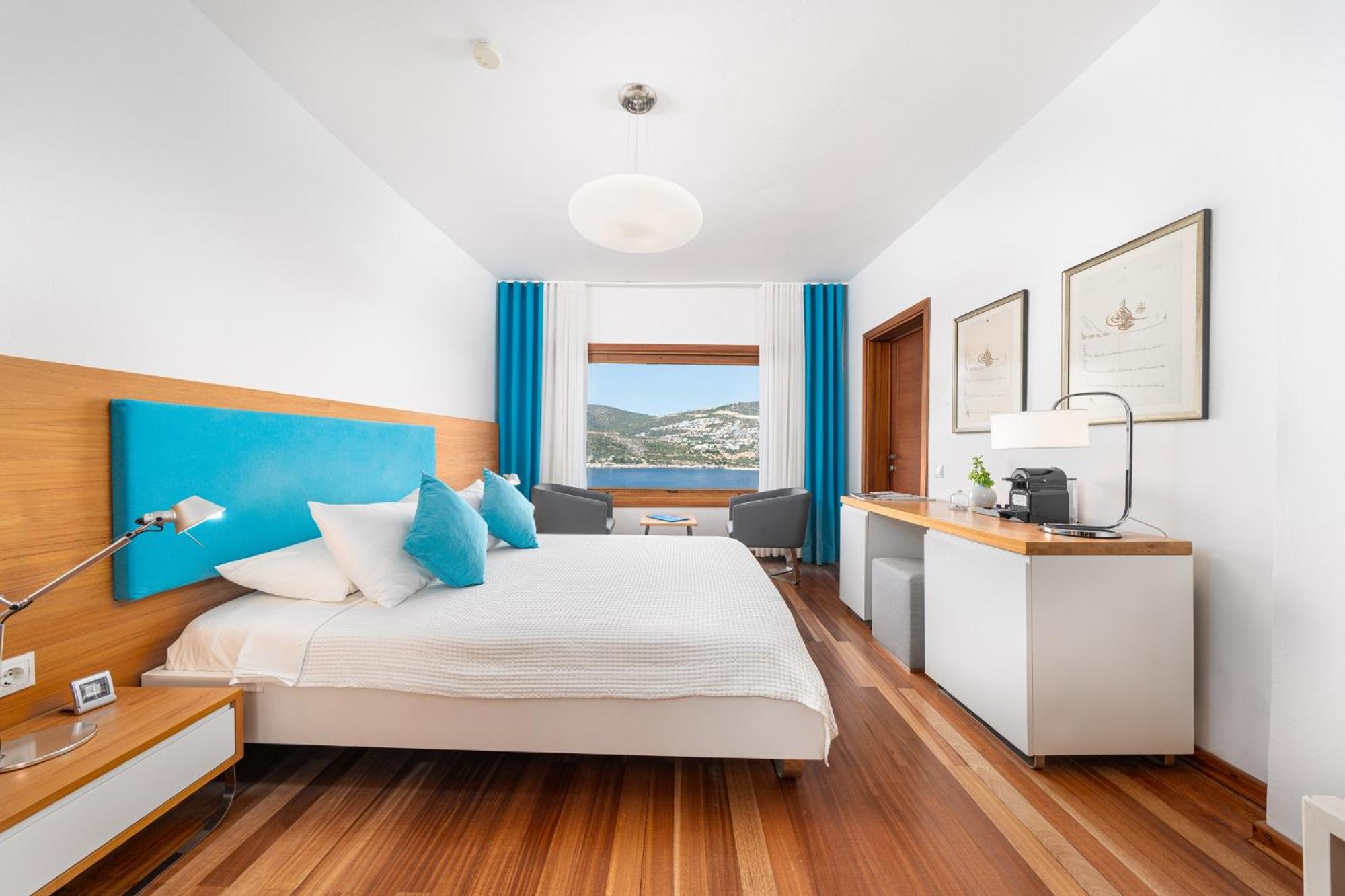 Double Room with Balcony and Sea View