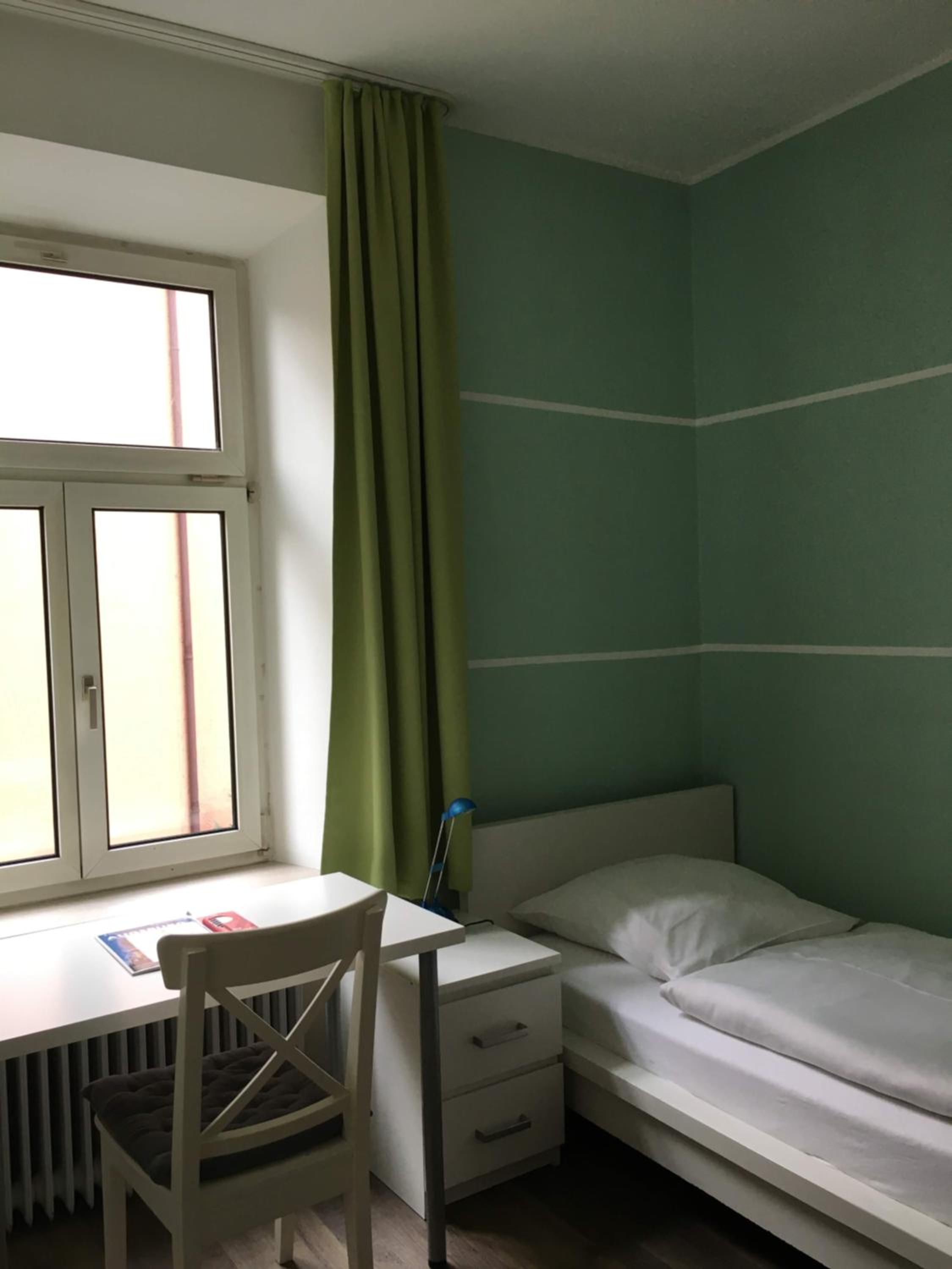 Single Room with Shared Shower and Toilet photo 2