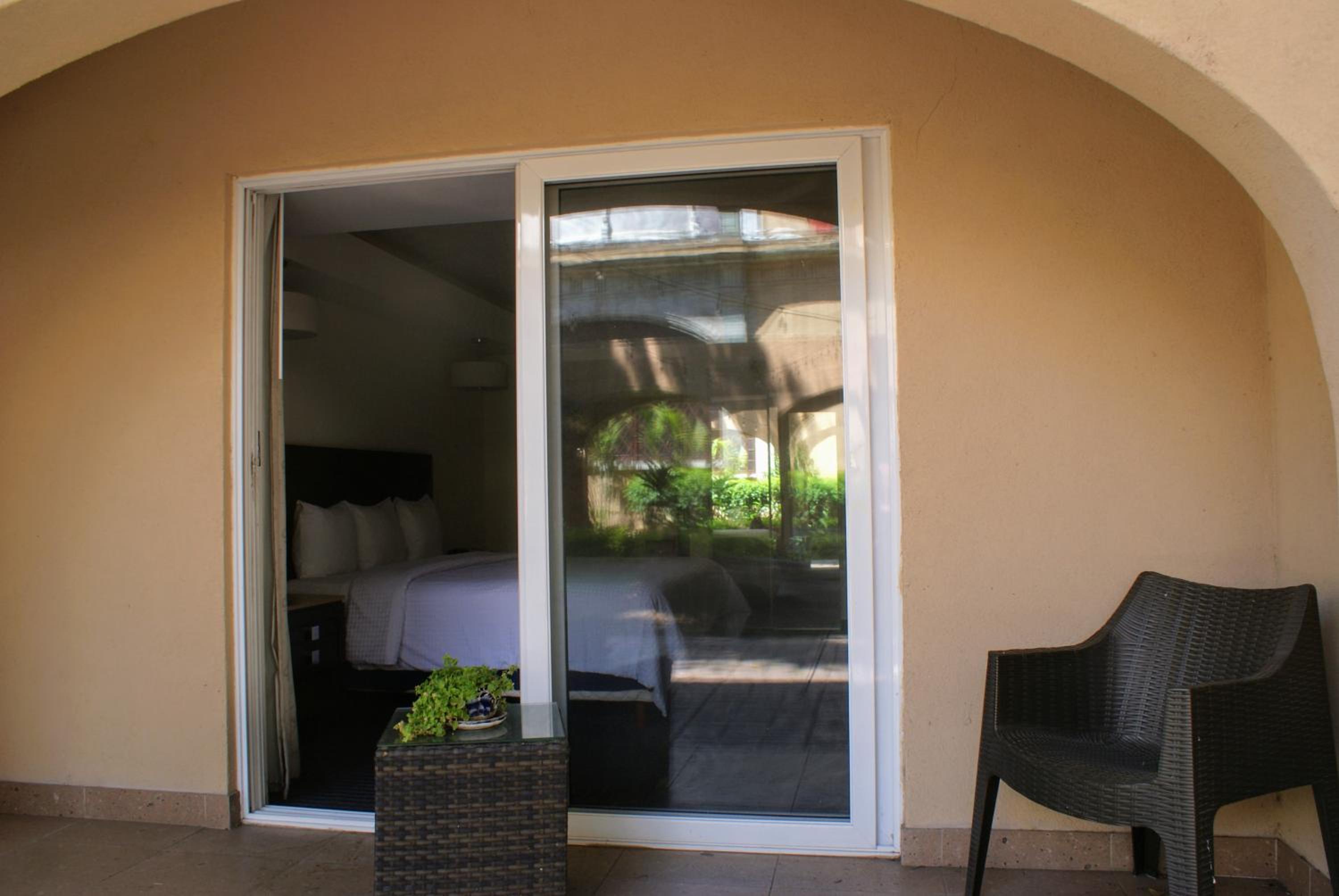Executive King Room - Photo 2
