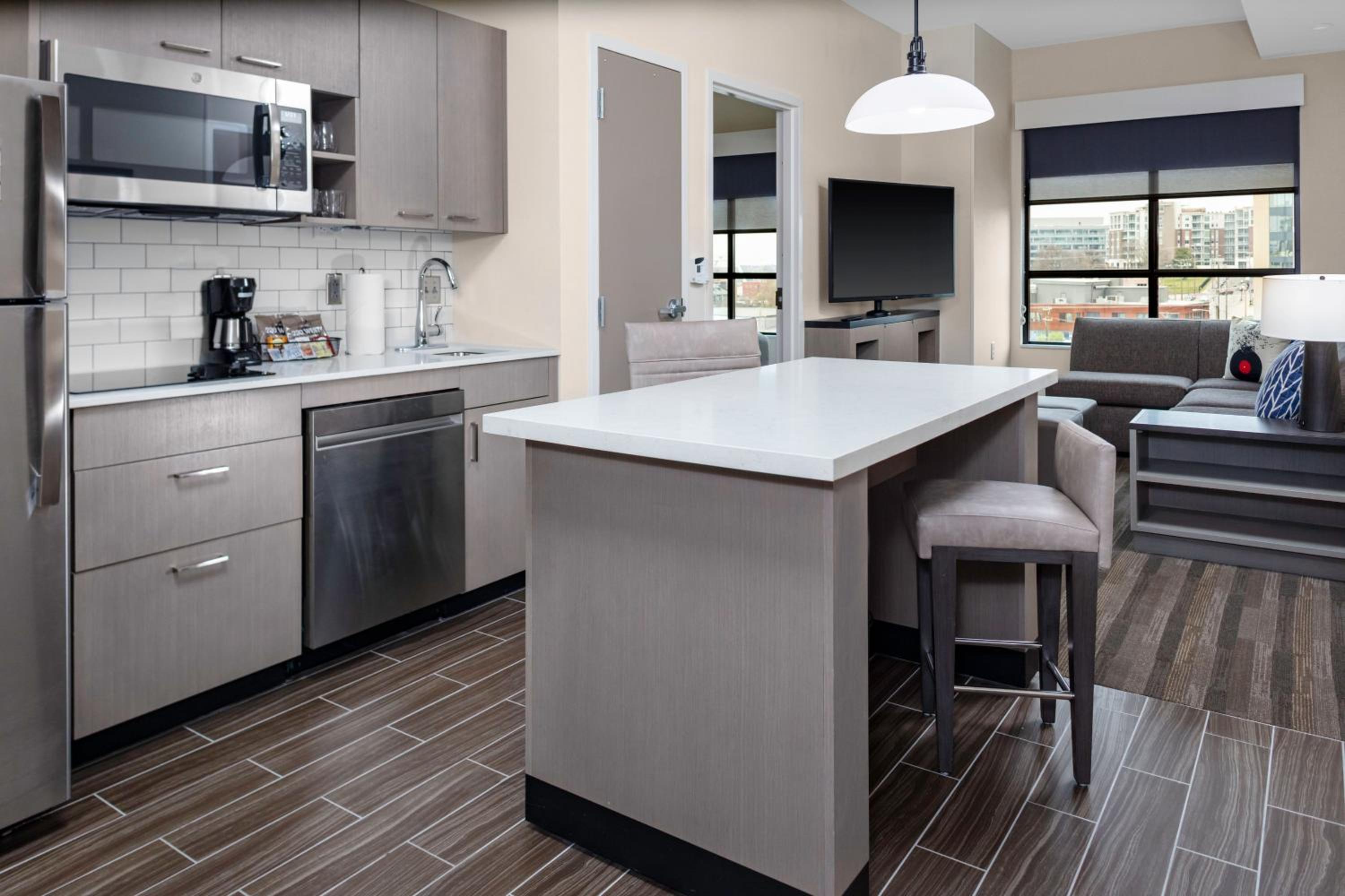 One-Bedroom King Suite with Sofa Bed and Kitchen - Photo 4