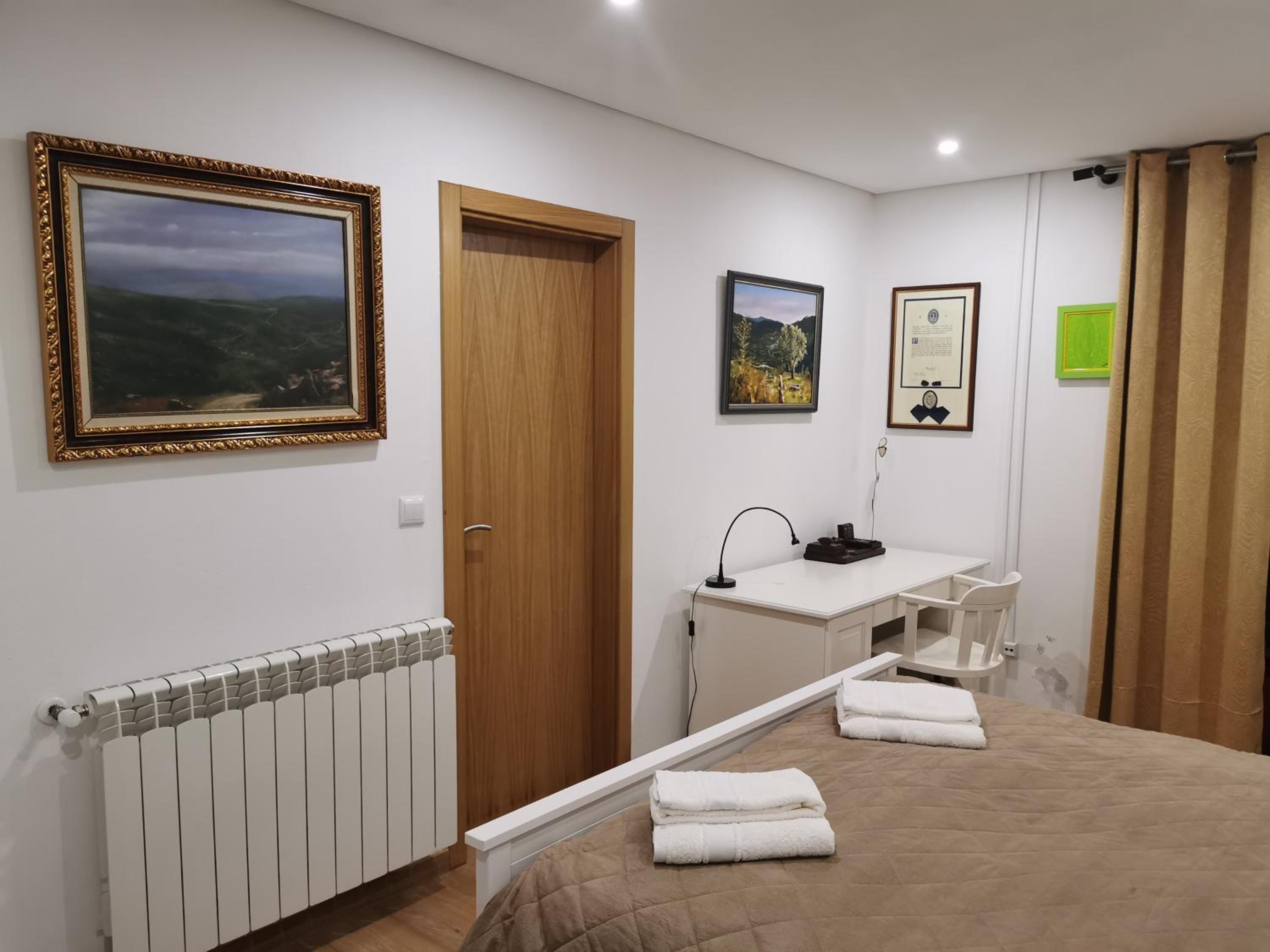Four-Bedroom House - Photo 31