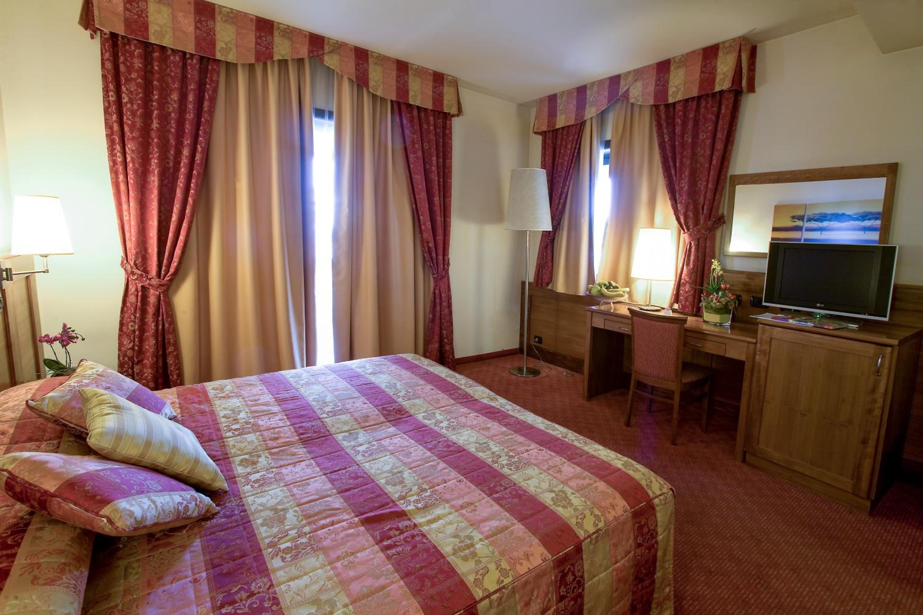 Double Room - Photo 2