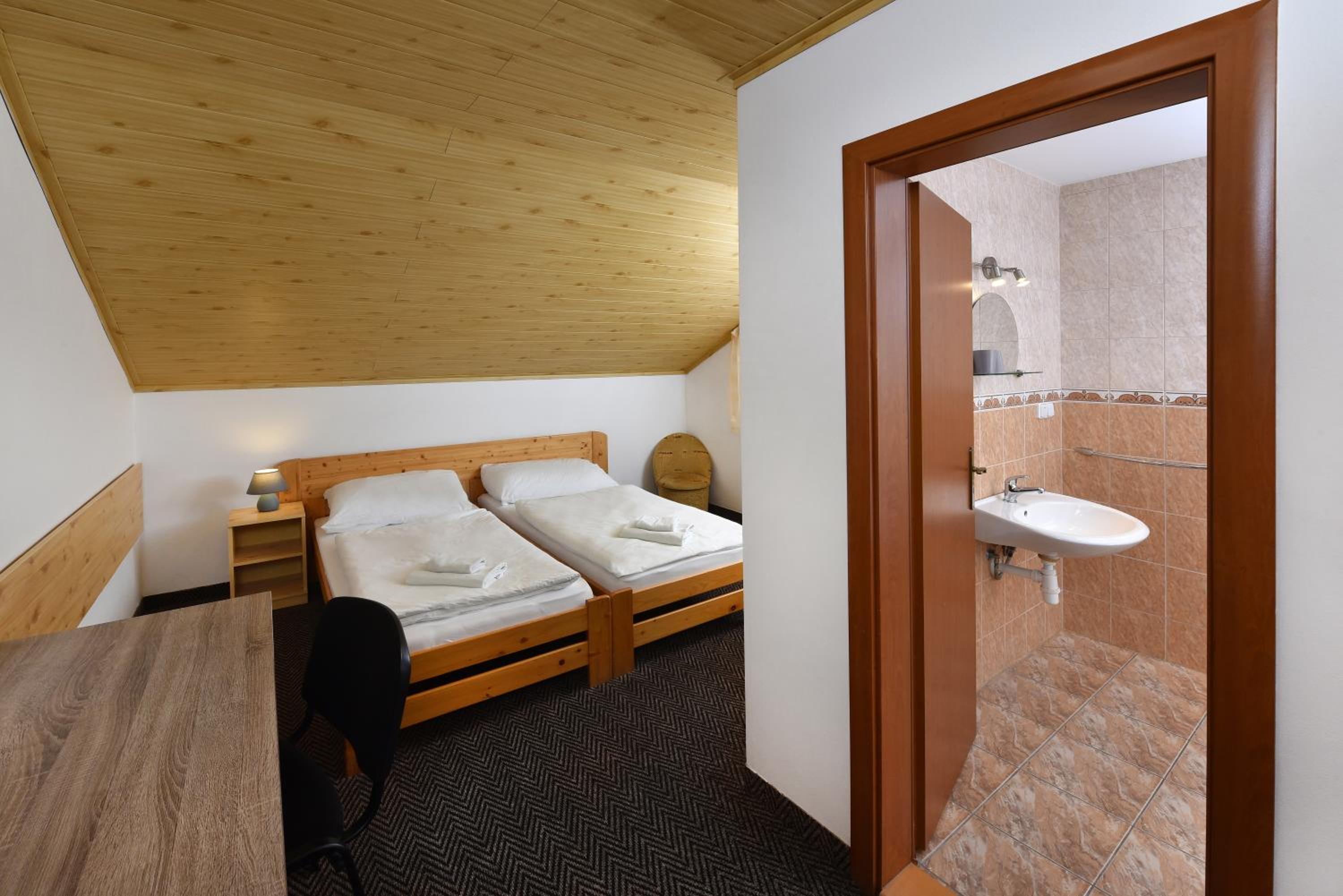 Standard Double or Twin Room photo 1