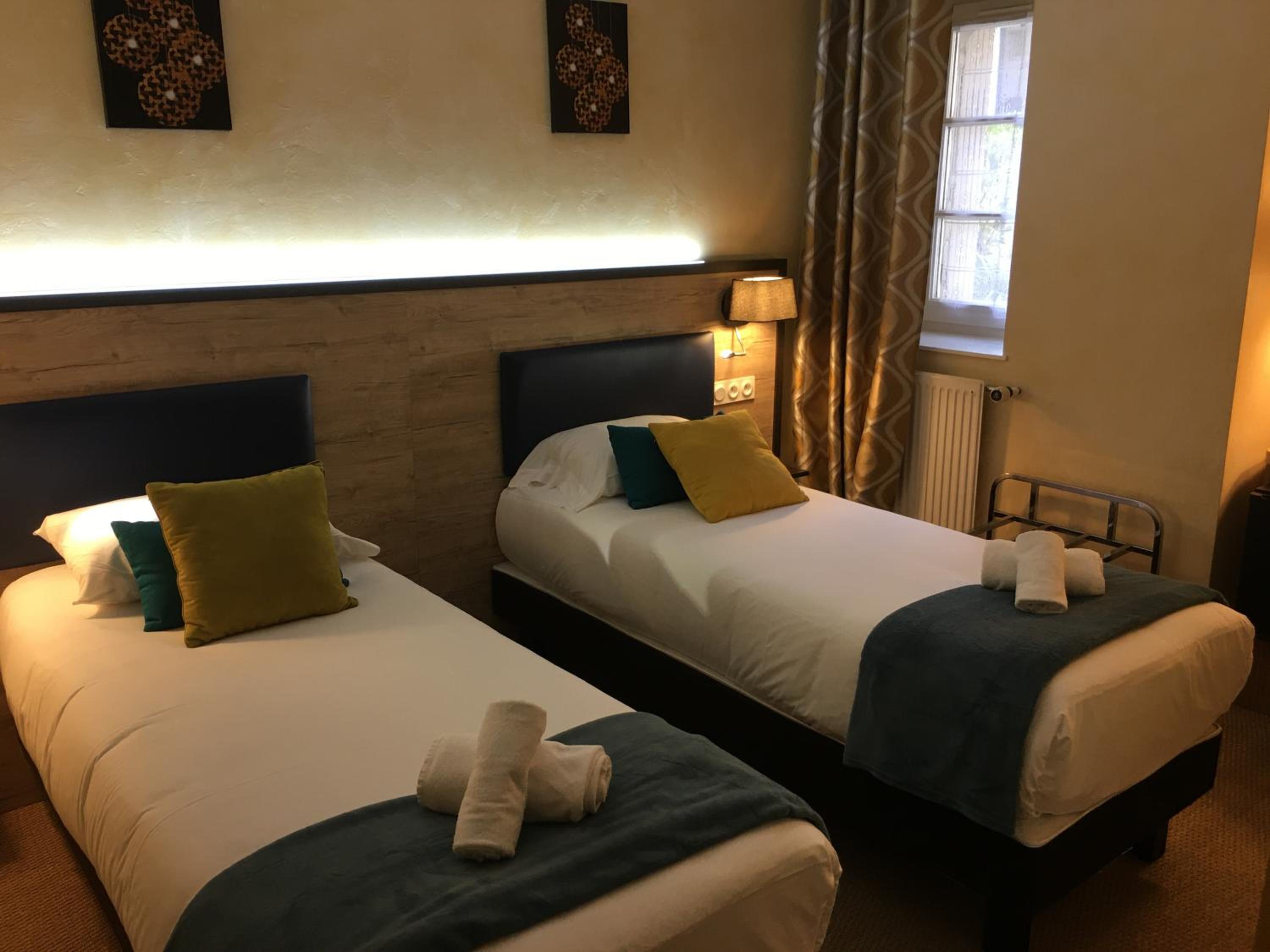 Twin Room - Photo 7