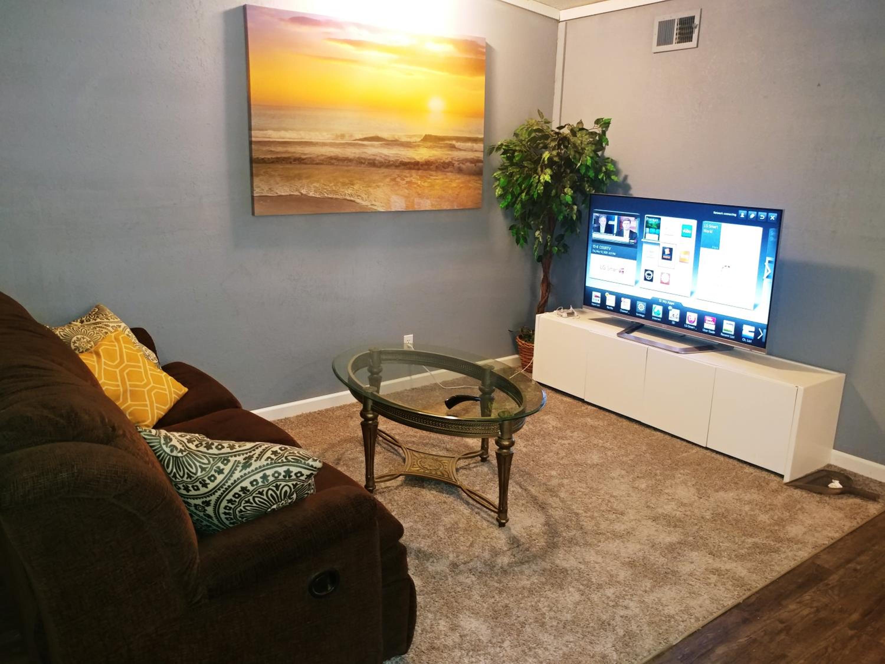One-Bedroom House - Photo 11