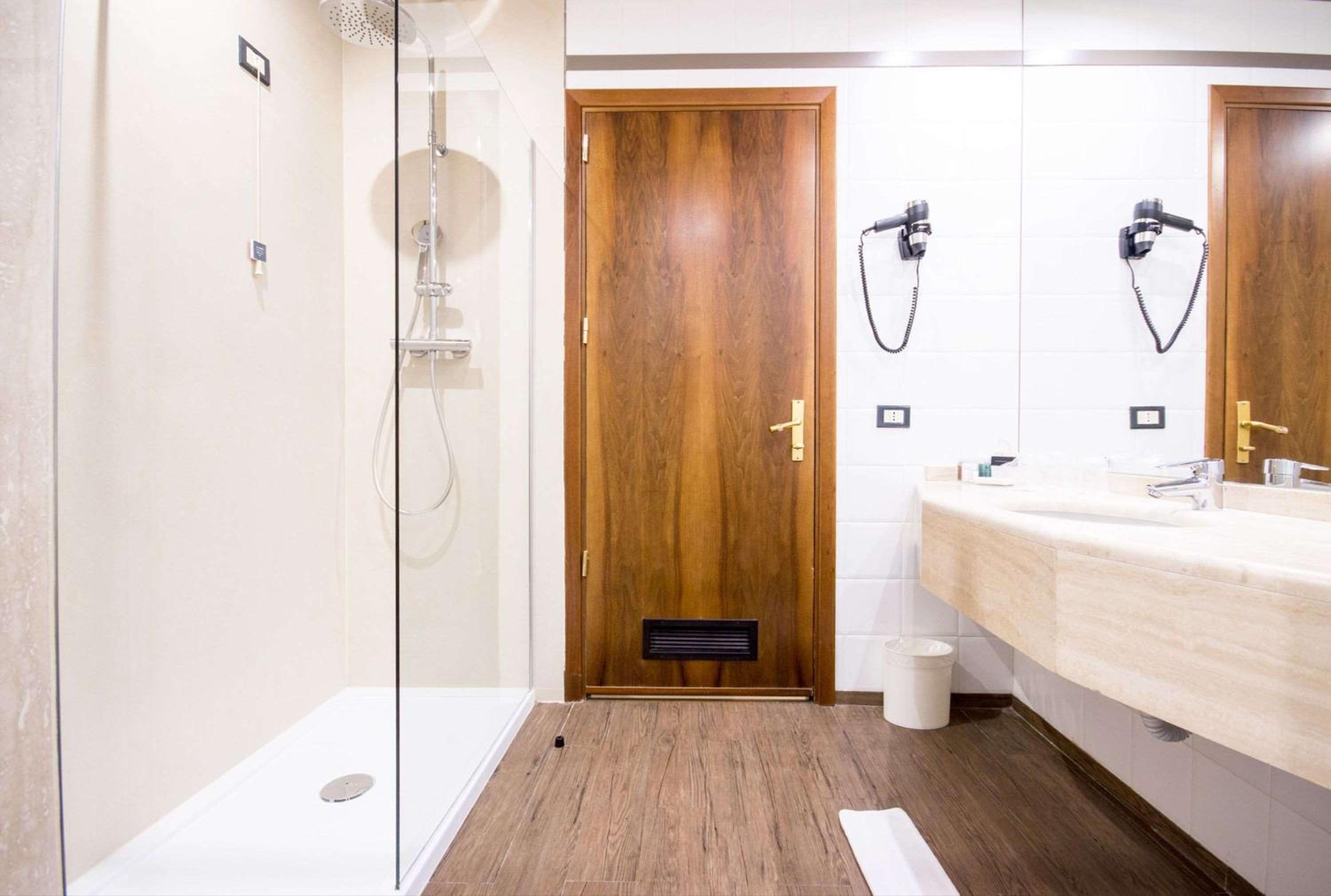 Junior Suite - Non-Smoking - Photo 12