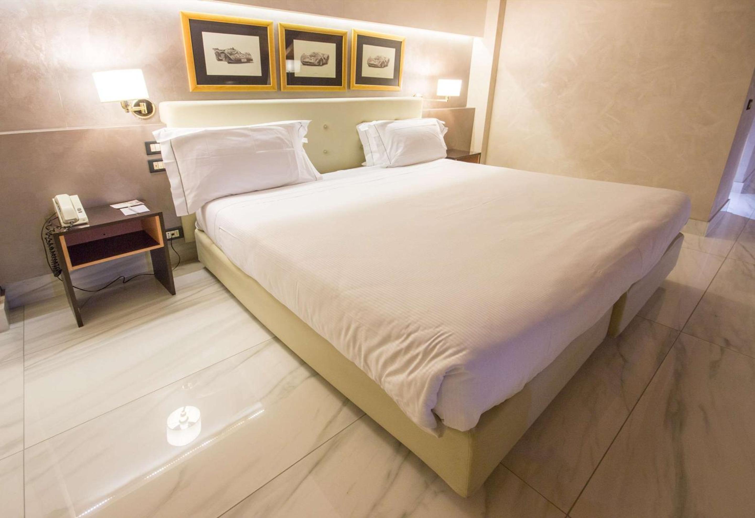Junior Suite - Non-Smoking - Photo 17