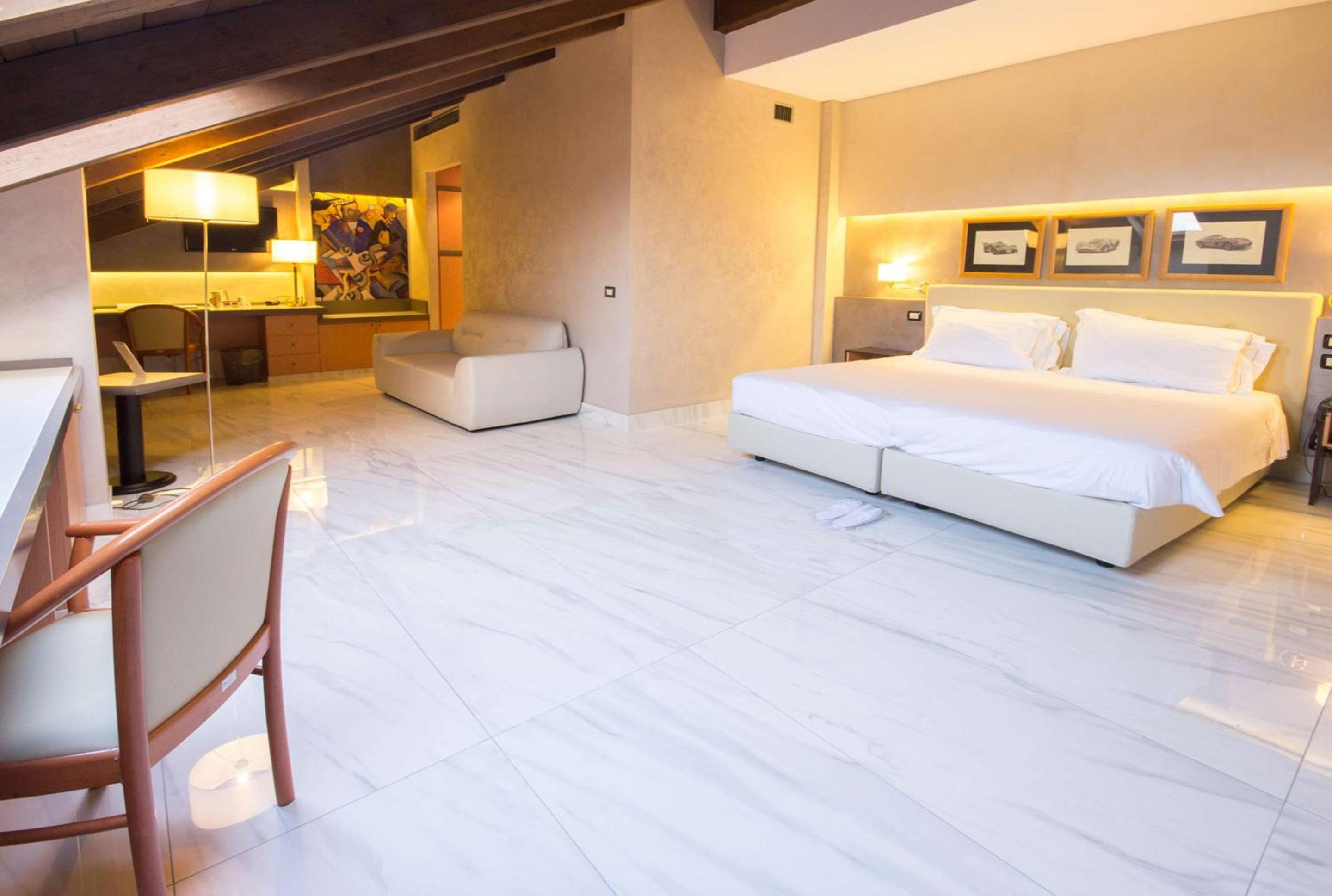 Junior Suite - Non-Smoking - Photo 15