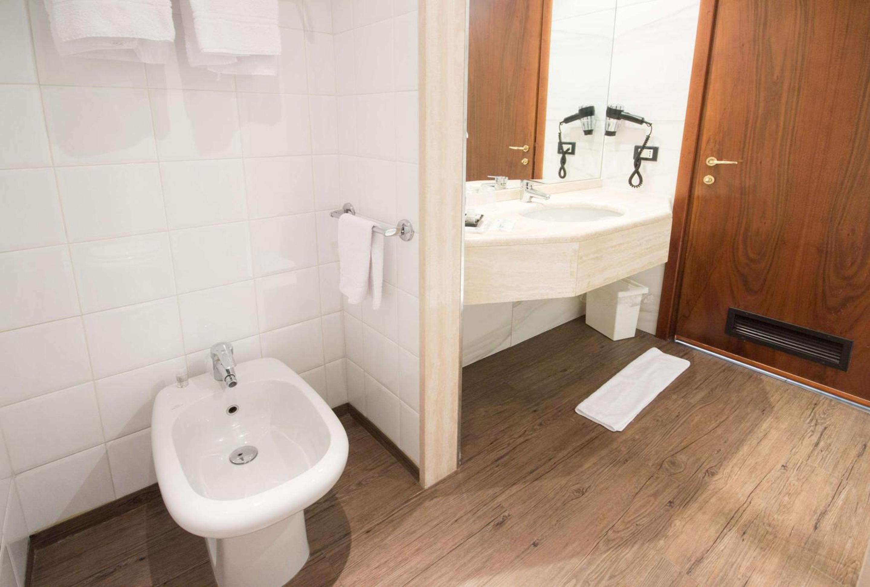 Comfort Twin Room - Non-Smoking - Photo 5